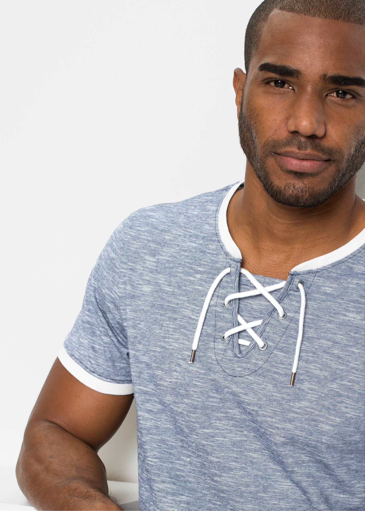 bonprix T-Shirt »T-Shirt mit Schnürung aus Baumwolle« regular fit, Kurzarm-Design, mit Schnürung am Ausschnitt