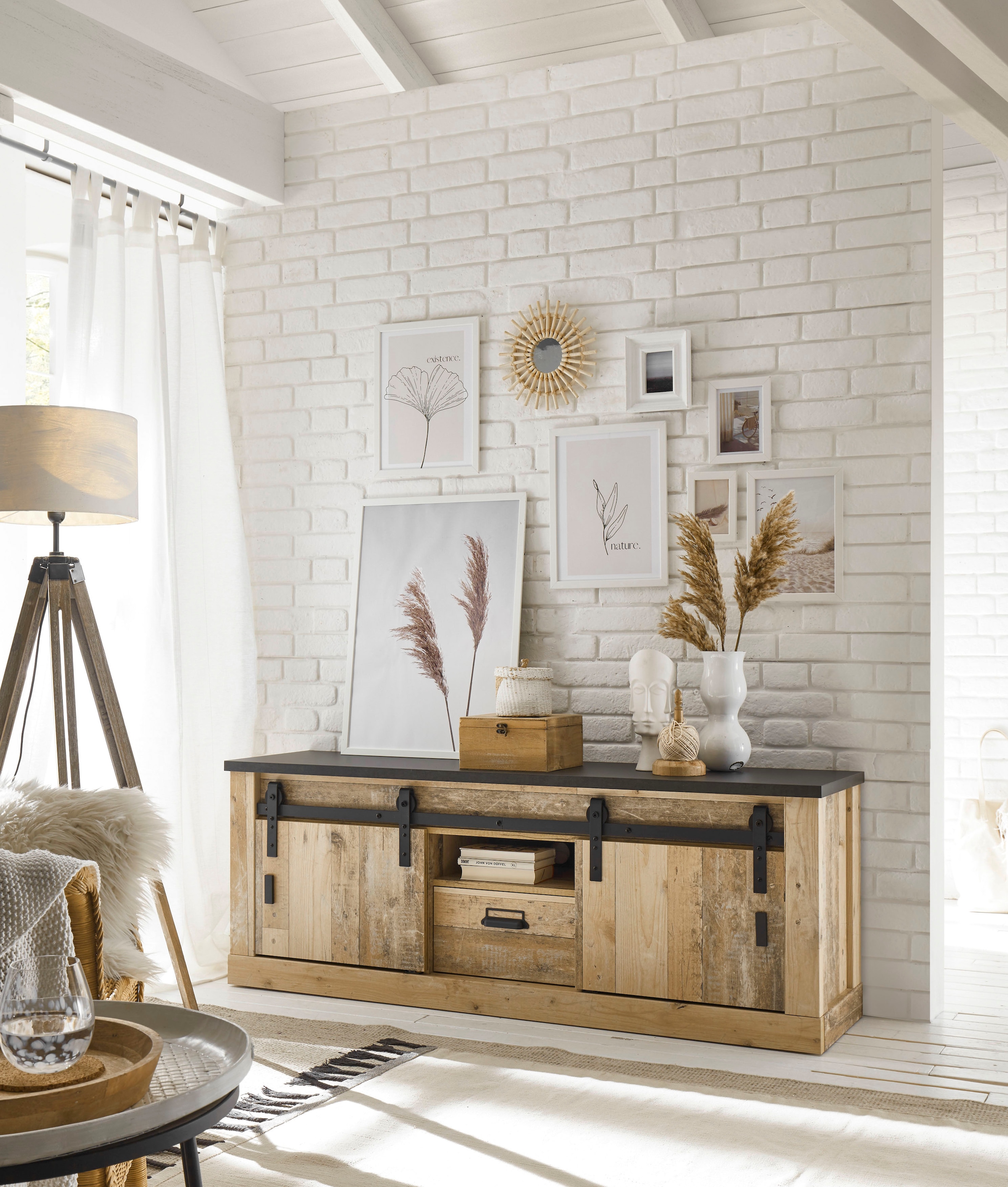 Home affaire Lowboard »SHERWOOD«, Holz Dekor, mit Scheunentorbeschlag und Apothekergriff, Breite 162 cm