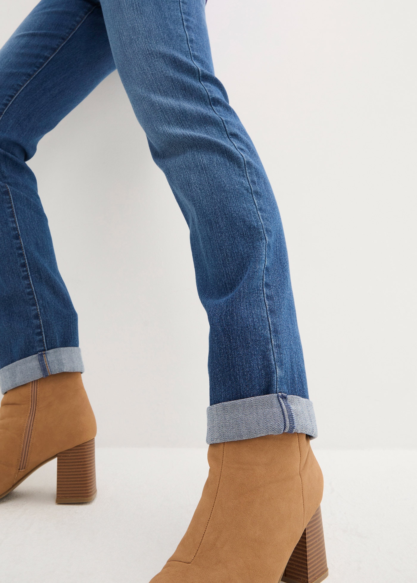 bonprix Straight-Jeans »Straight Jeans Mid Waist, Stretch« Regular Fit, mit Aufschlag, im Five-Pocket-Style