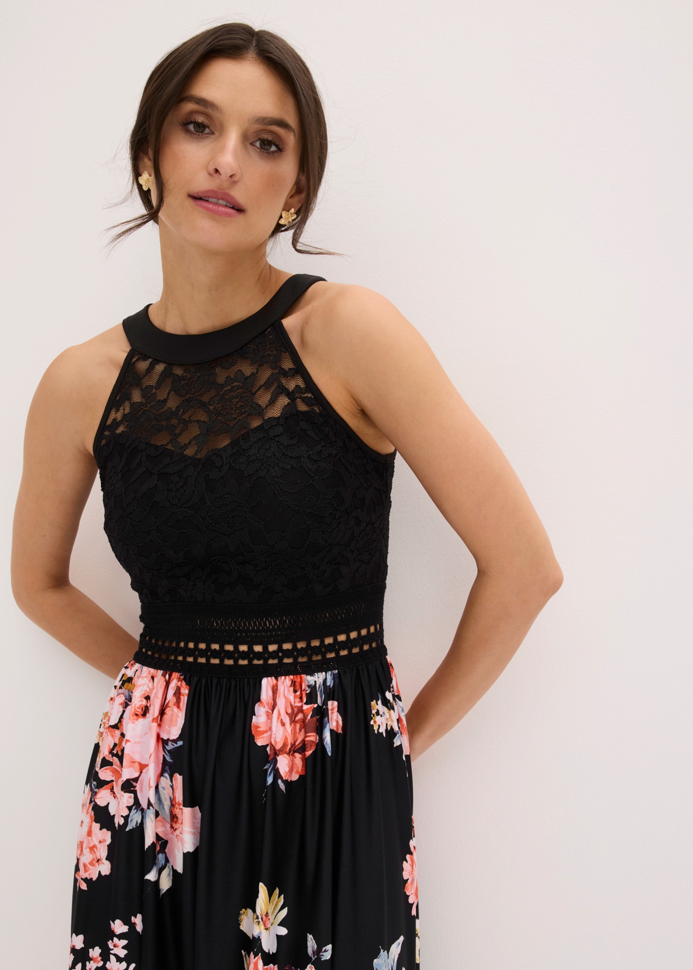 bonprix Jerseykleid für einen romantischen Look, amerikanischer Ausschnitt