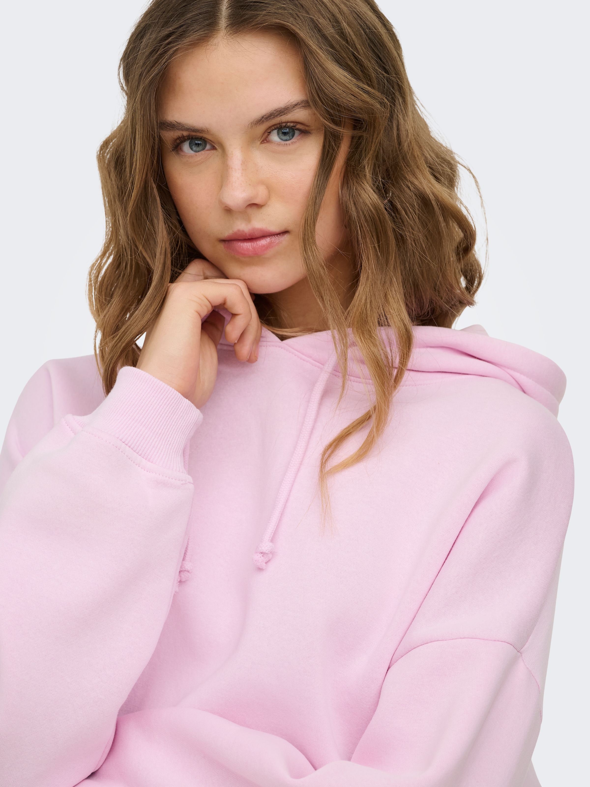 ONLY Kapuzensweatshirt »ONLSWEAT LIFE L/S HOODIE CROPPED SWT«, Baumwollmischung, loose fit
