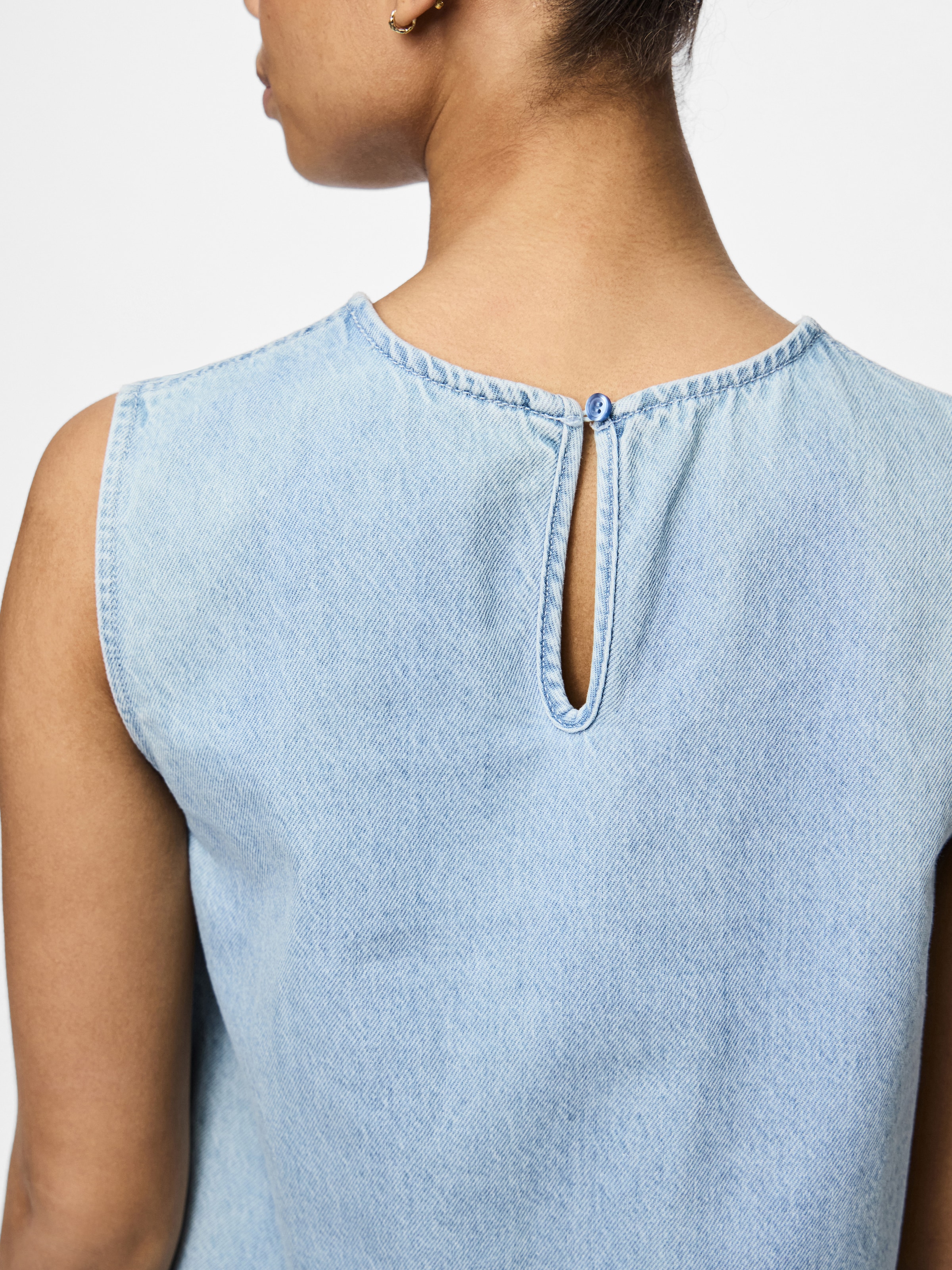 pieces Jeanskleid »PCFLORA SL MINI DENIM DRESS NOOS« mit A-Linien-Schnitt