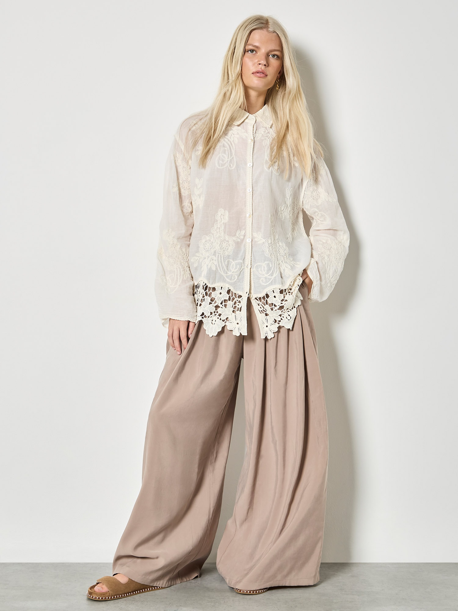 Apricot Hemdbluse »Bluse« mit Stickerei