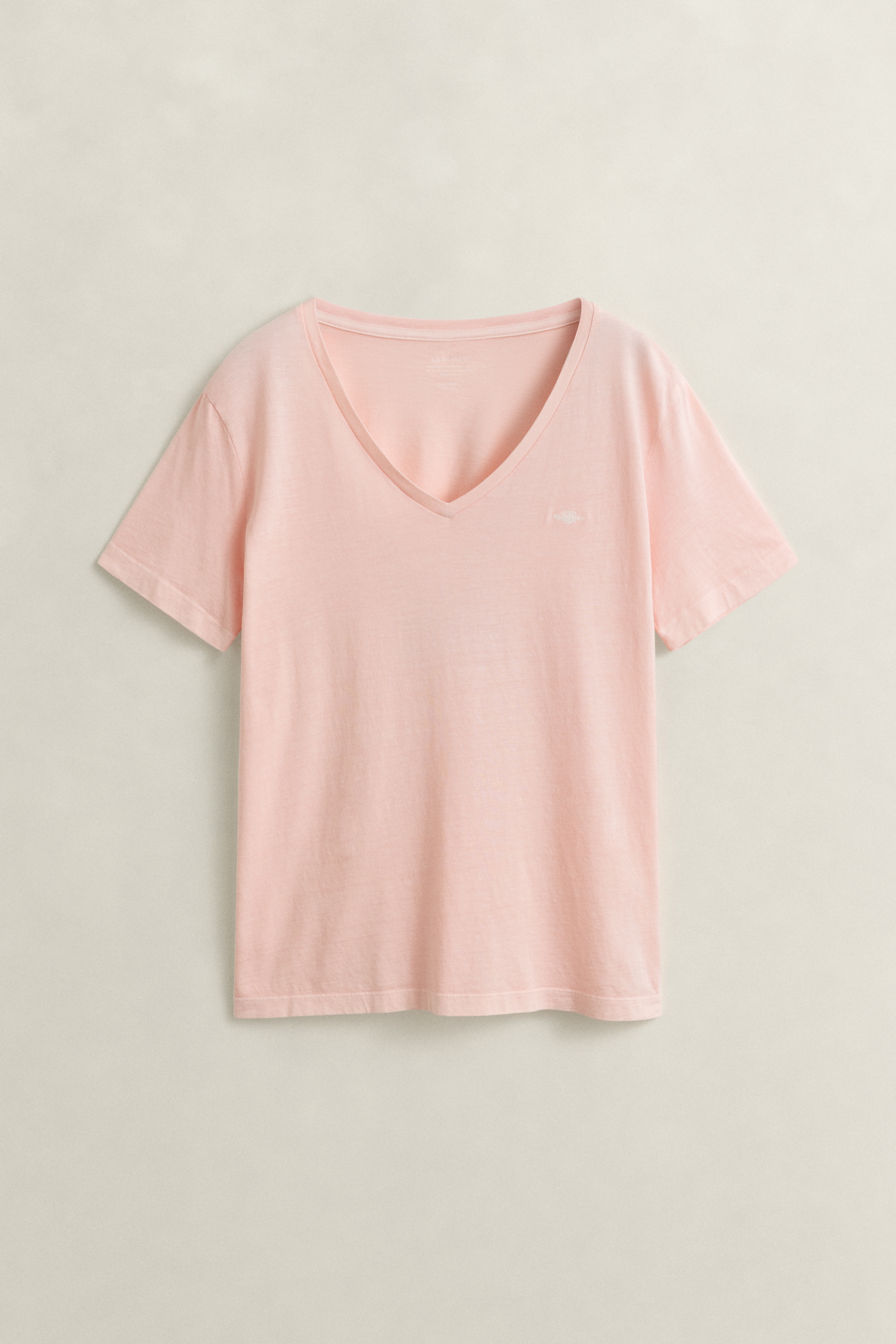 Gant T-Shirt »REGULAR WASHED SHIELD V-NECK« Regular fit mit V-Ausschnitt