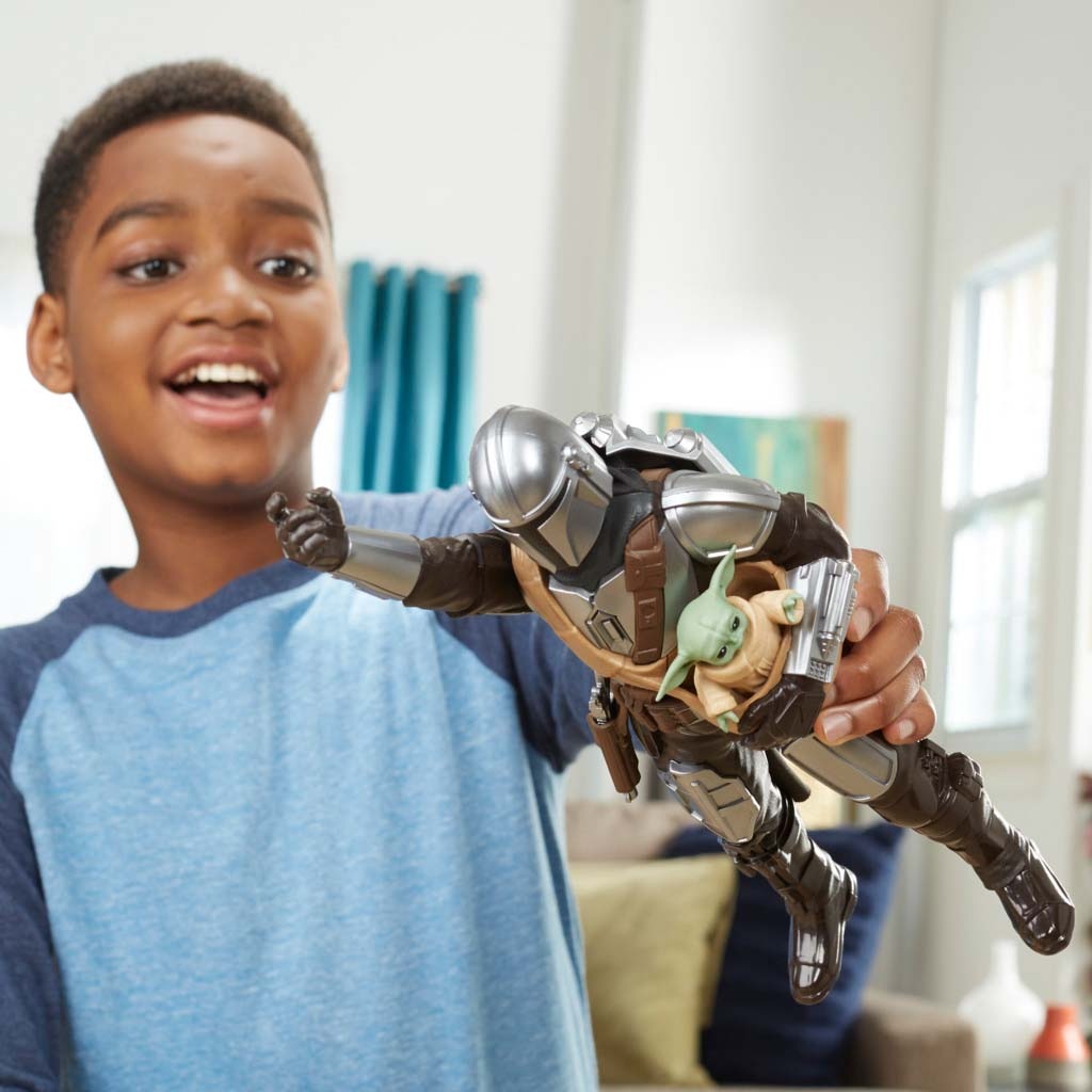 Hasbro Spielfigur »Star Wars Galactic Action The Mandalorian & Grogu«, interaktive elektronische Figuren mit Soundeffekten