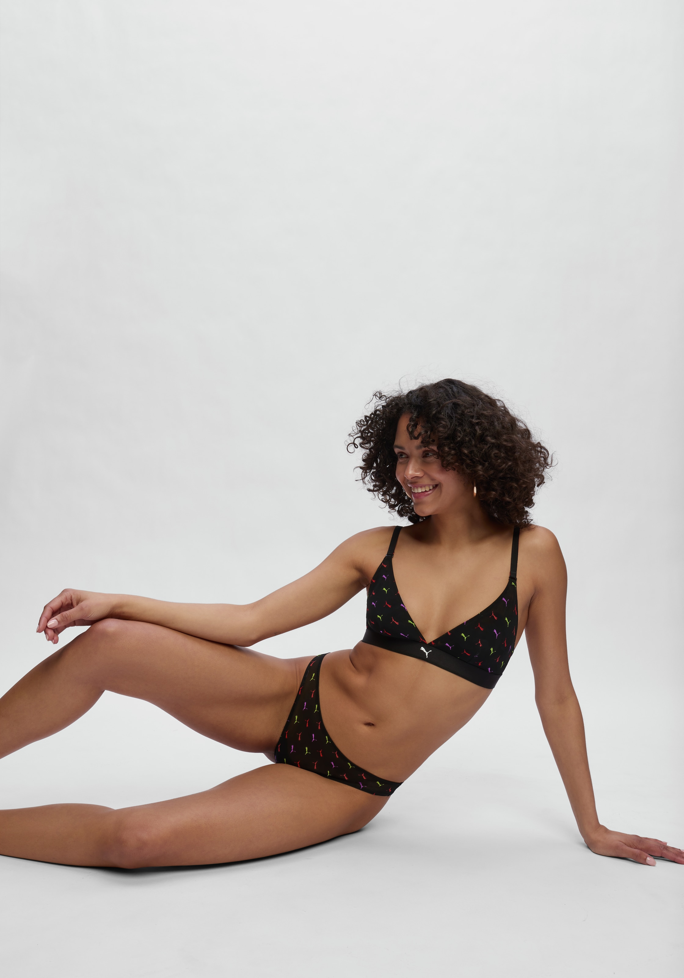 PUMA Bügelloser BH »PUMA WOMEN PRINTED MESH TRIANGLE TOP« mit buntem allover Logodruck, verstellbare Träger, mit Mesh-Details