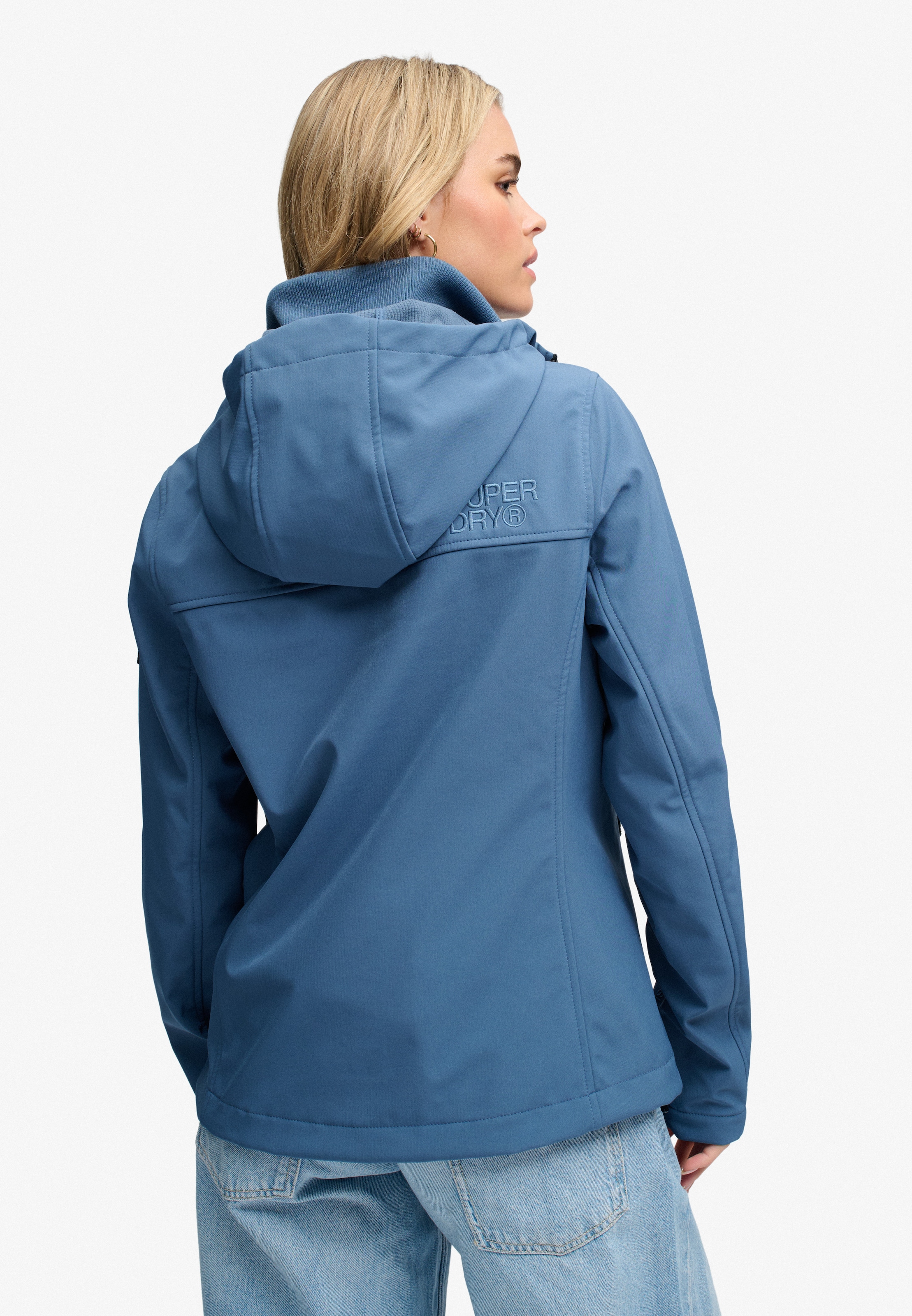 Superdry Outdoorjacke »HOODED CLASSIC TREKKER JACKET« mit Kapuze mit Materialmix aus Polyester und Elasthan, Slim Fit
