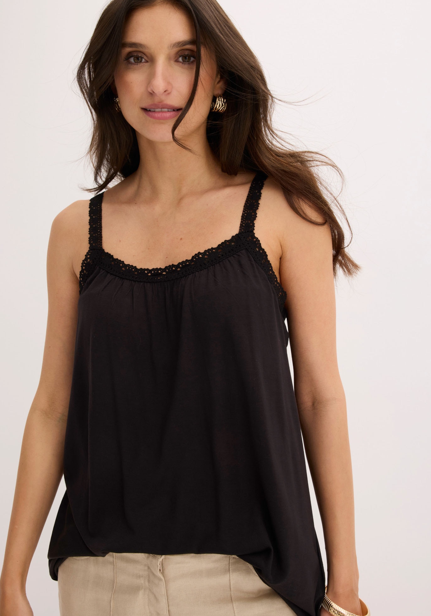 bonprix Shirttop bequeme Passform, ärmellos, aus Viskose, mit Baumwollspitze