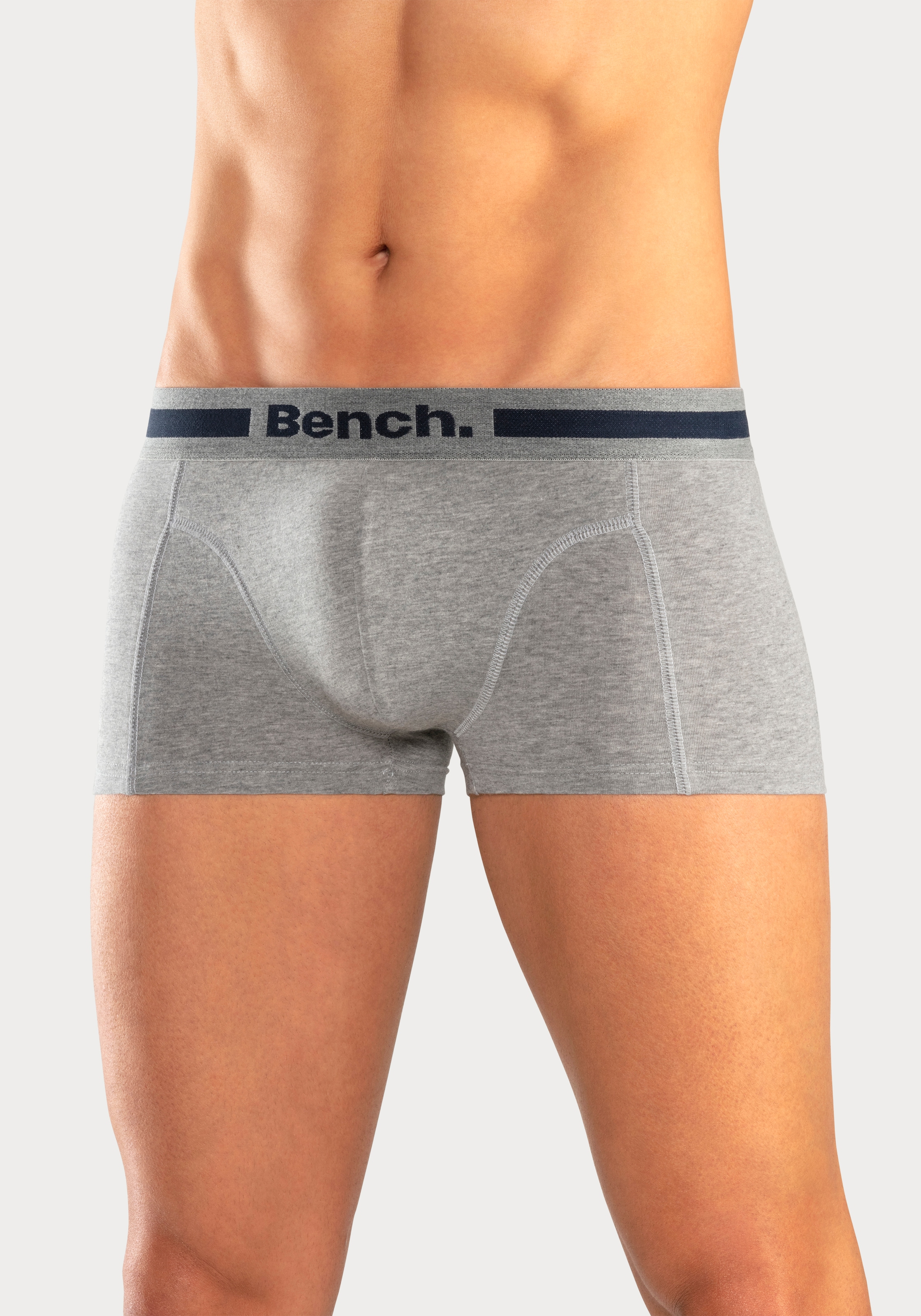 Bench. Hipster, (Packung, 4 St.), knapp sitzende Boxershorts aus Baumwollmischung