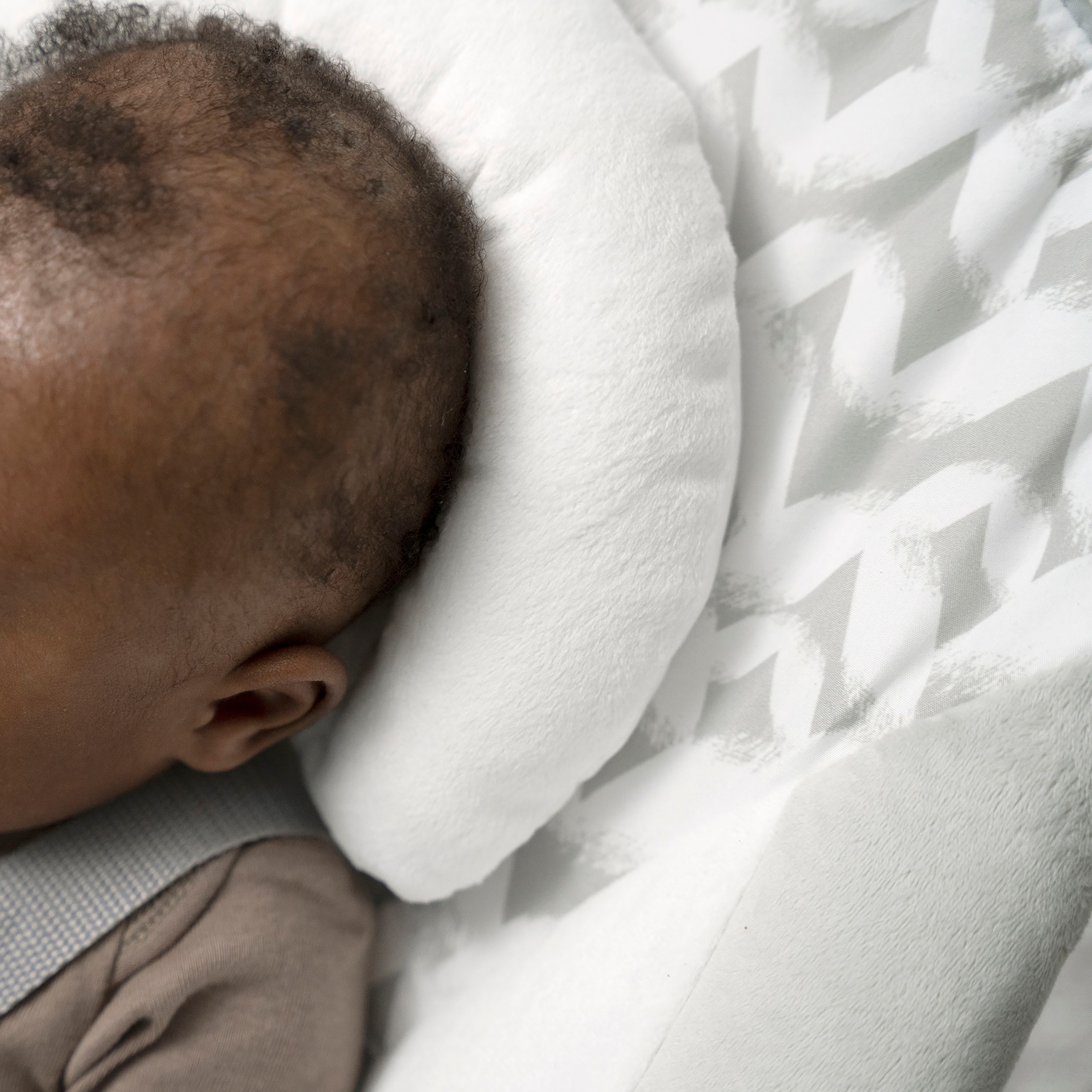 ingenuity Babywippe »SimpleComfort Compact Soothing Swing & Rocker - Raylan« mit Sound-Effekt