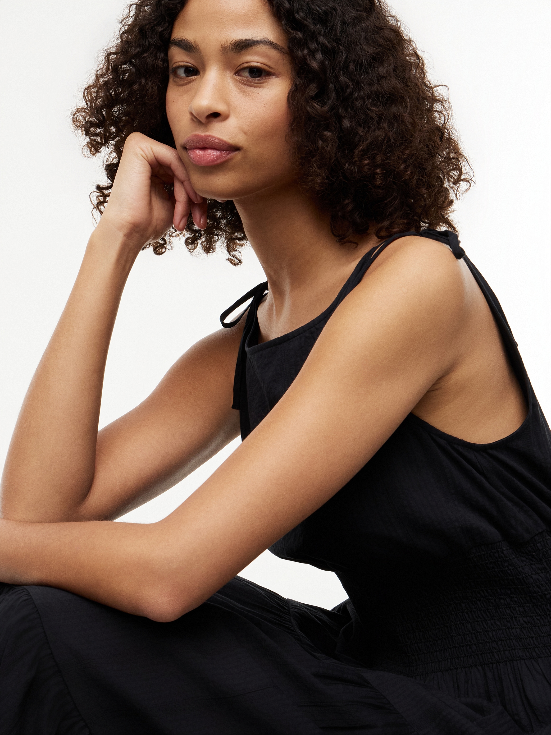 Tommy Hilfiger Trägerkleid »SMOCK TIE NS MIDI DRESS« Ohne Tasche Baumwollmischung, Smok-Einsatz