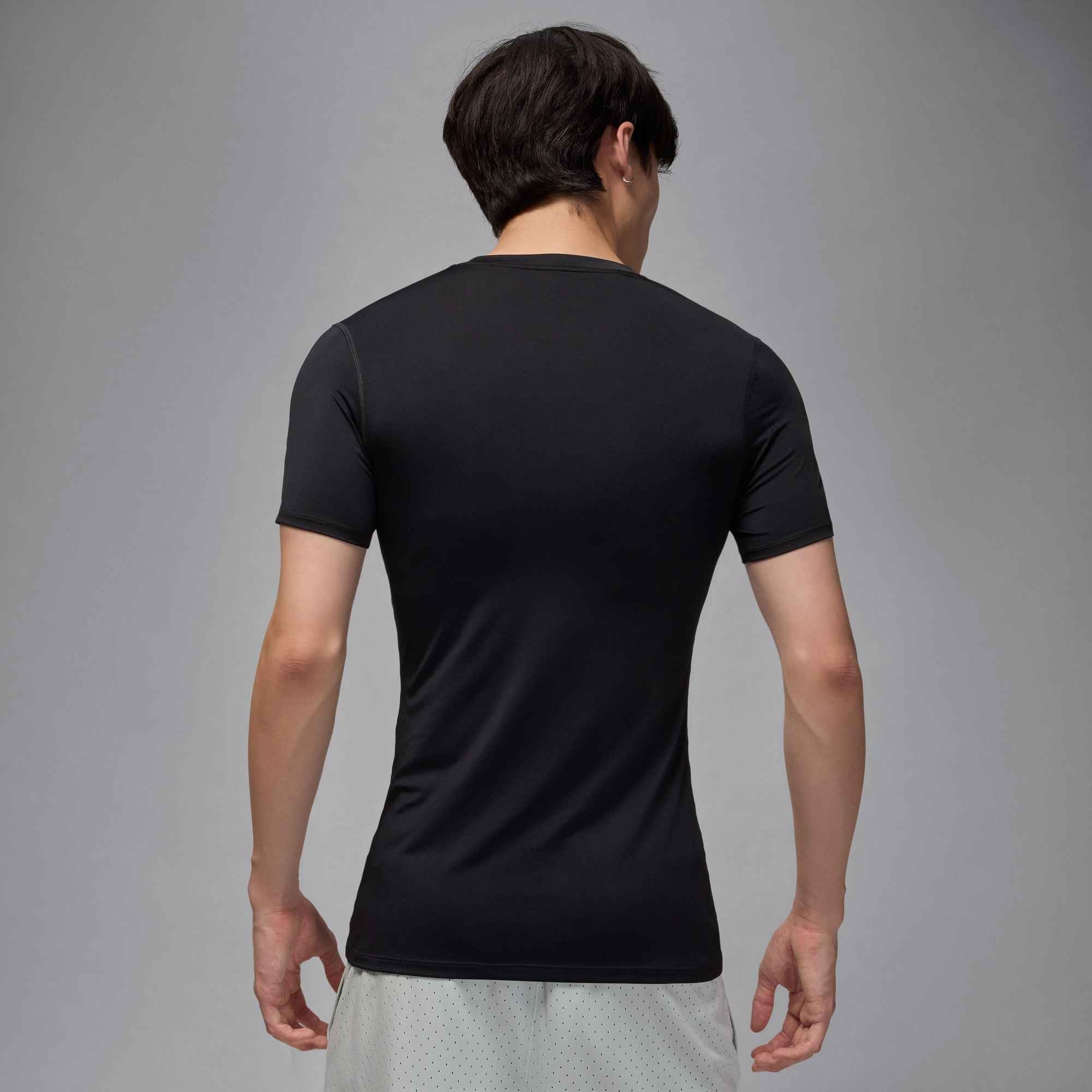Jordan Funktionsshirt »M J DF SPRT SS COMP TOP« für sportliche Aktivitäten, leichtes Tragegefühl
