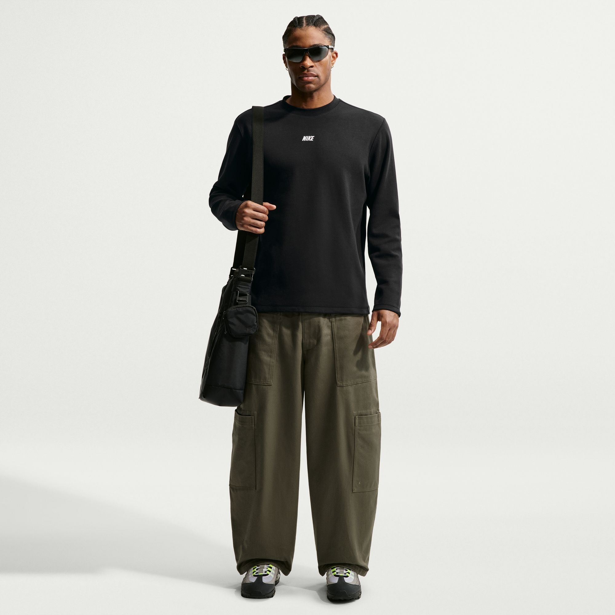 Nike Sportswear Sweatshirt »Nike Sportswear Club Men's Long-Sleeve Varsity Crew«, mit Varsity-inspiriertem Design, in den Größen S bis XXXL erhältlich
