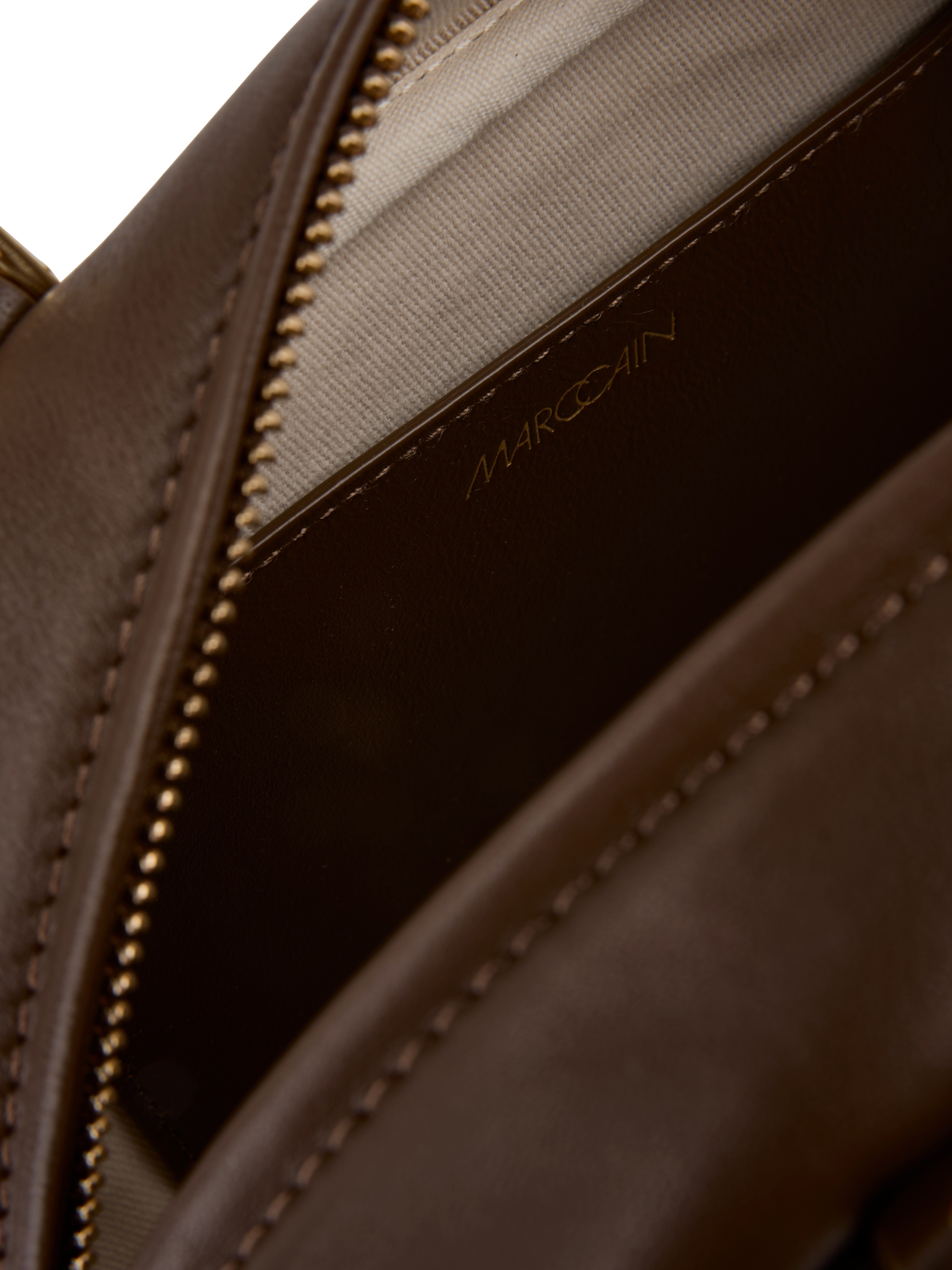 Marc Cain Henkeltasche »Collections Leo's Oasis« Damen Handtasche, Abendtasche mit Holz-Tragegriff