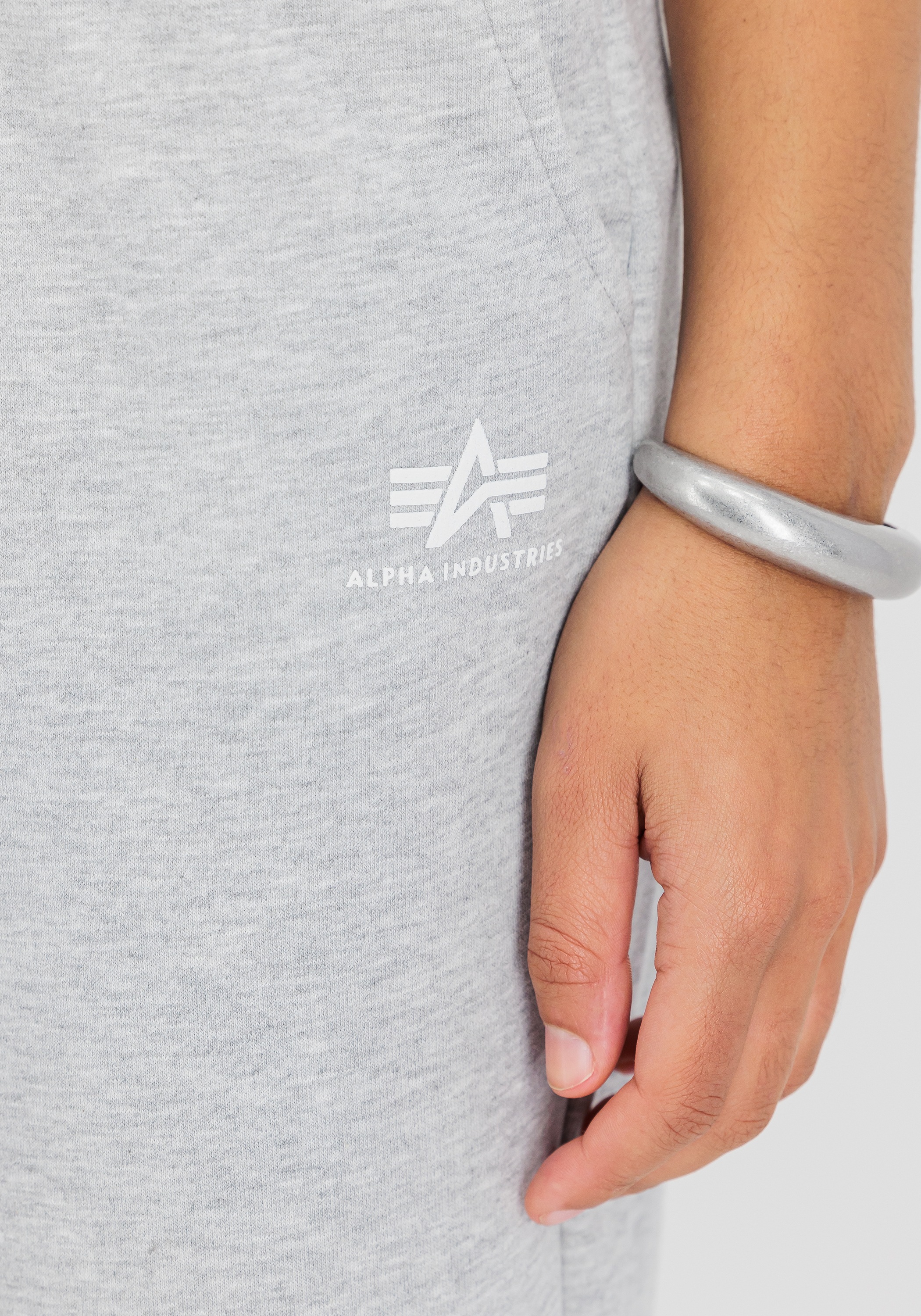 Alpha Industries Jogginghose »Alpha Industries Women - Jogger Basic Jogger Small Logo Wmn«
