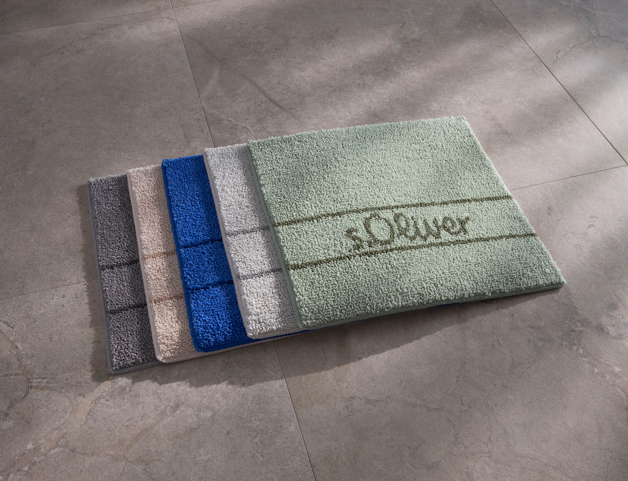 s.Oliver Badematte »Allie, Badvorleger, Badezimmer Teppich, Duschvorleger« Höhe 10 mm rutschhemmend beschichtet schnell trocknend | strapazierfähig Badteppich, weiche Haptik, unifarben mit s.Oliver Schriftzug