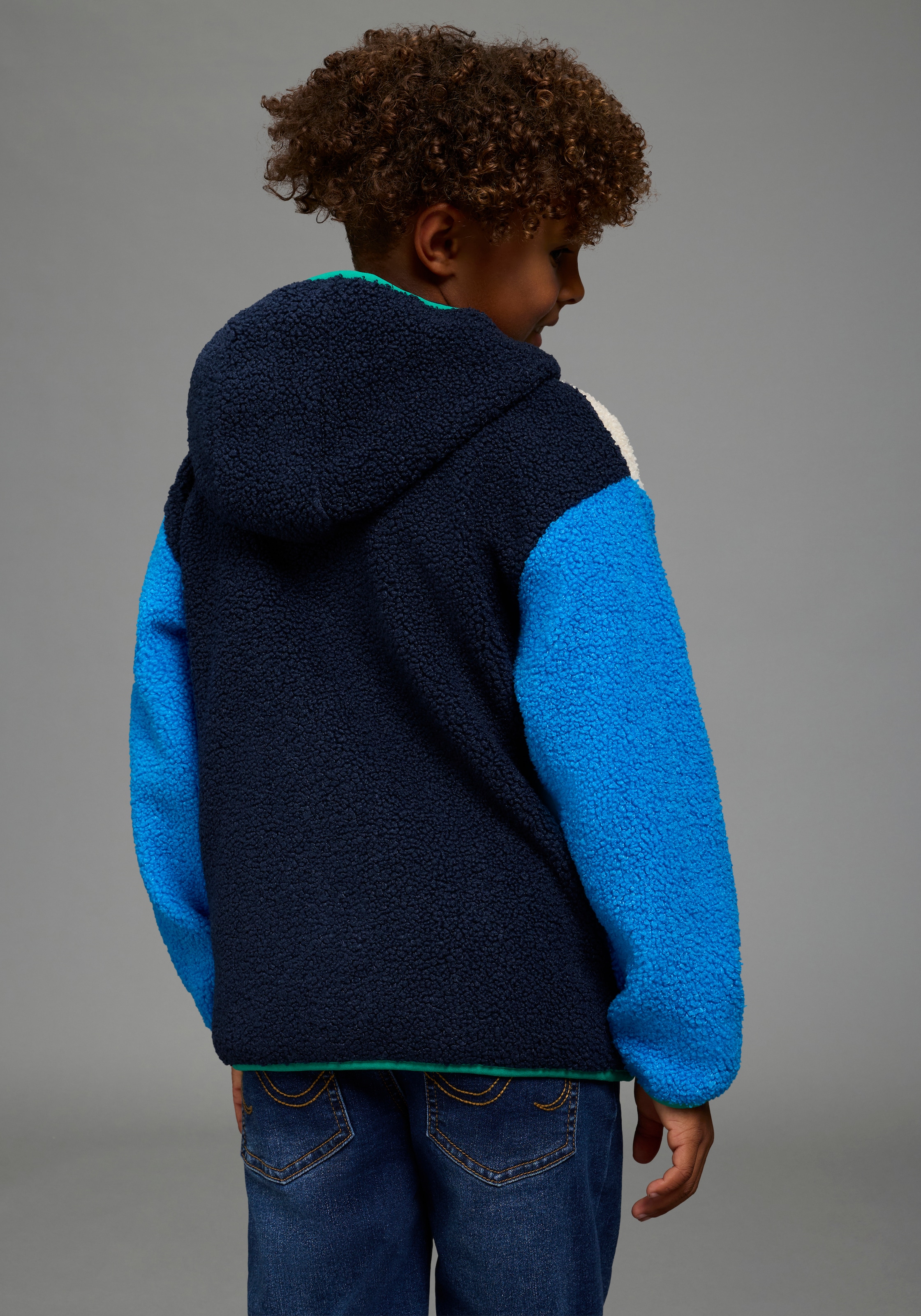 Scout Kapuzensweatjacke »Tedey-Fleecejacke Colorblocking - NEU von SCOUT« Teddyplüschjacke mit Kapuze und Stehkragen, hüftlanger Schnitt