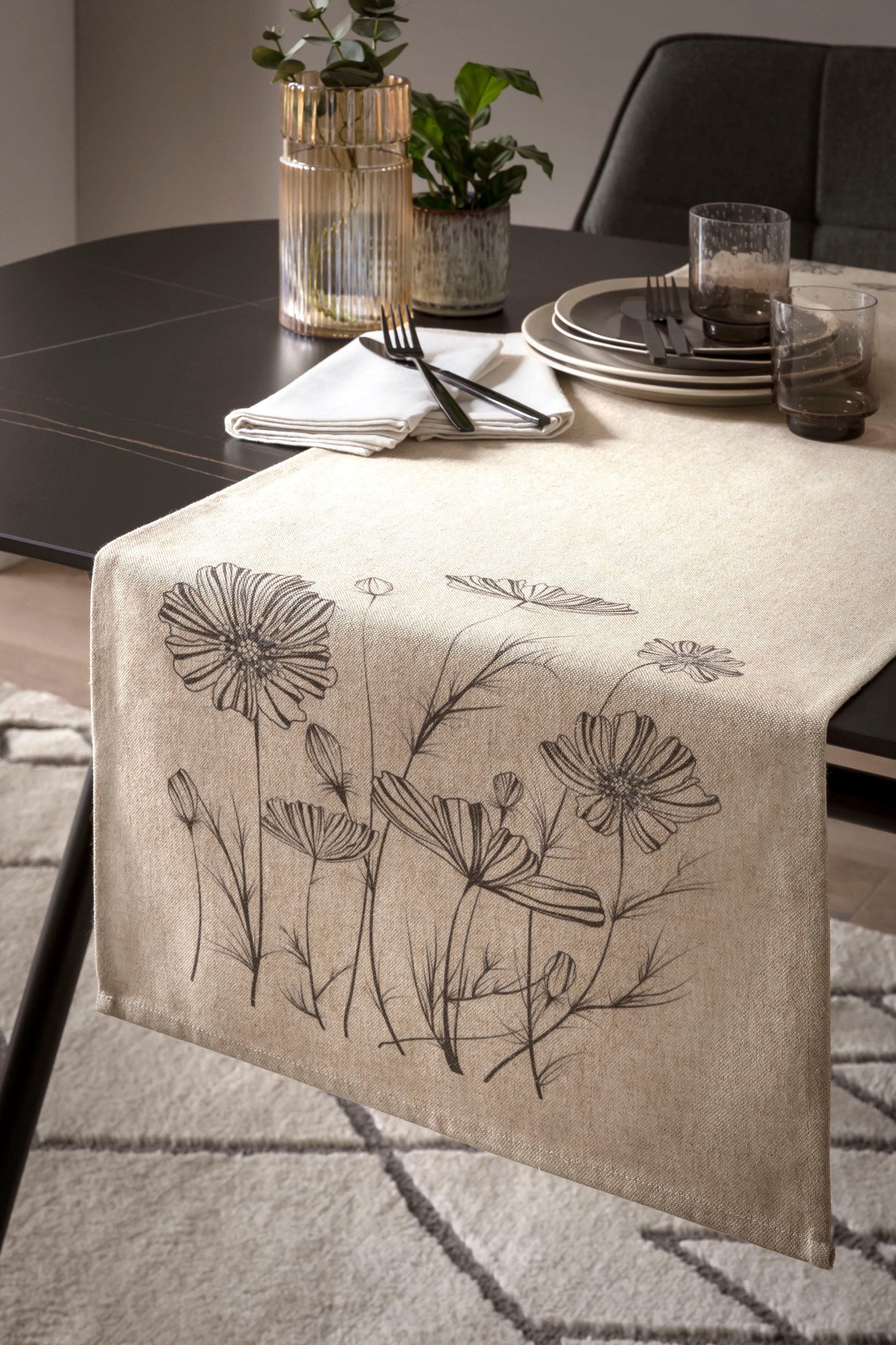 done.® Tischläufer »Flower Meadow, mit Blumenmotiv«, (1 St.), Digitaldruck, Maße  ca. 40x150 cm im OTTO-Shop