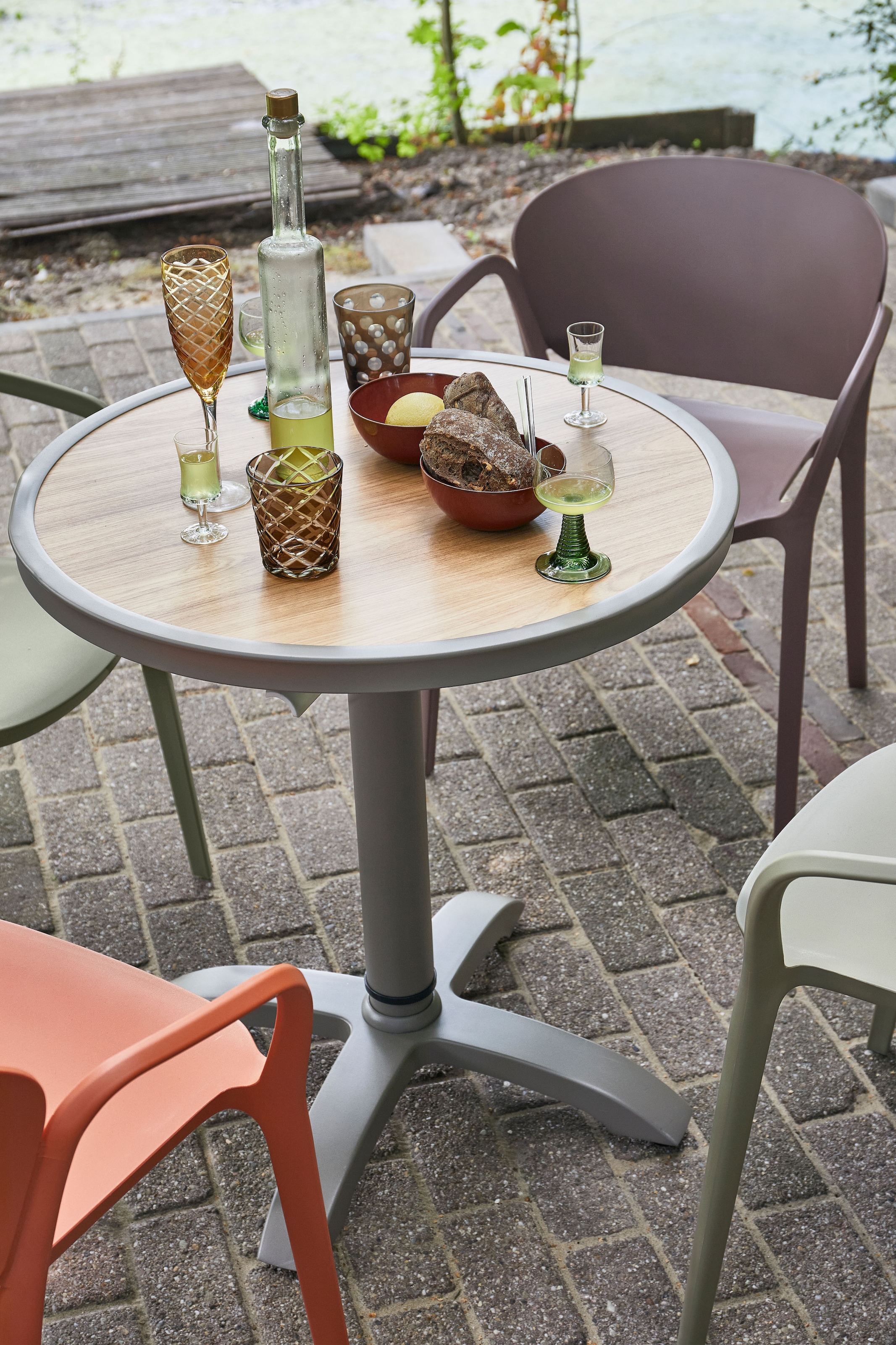 WOOOD Esszimmerstuhl »Bent Polypropylen stapelbar für In- und Outdoor, H 75 x B 57 x T 56 cm« () (Set, 2 St) Tragkraft 150 kg, fertig montiert, wasserabweisendes