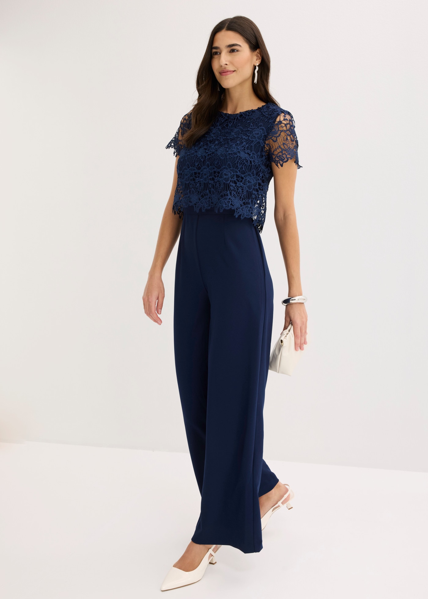bonprix Jumpsuit mit kurzem Arm, figurumspielende Passform, weites Bein