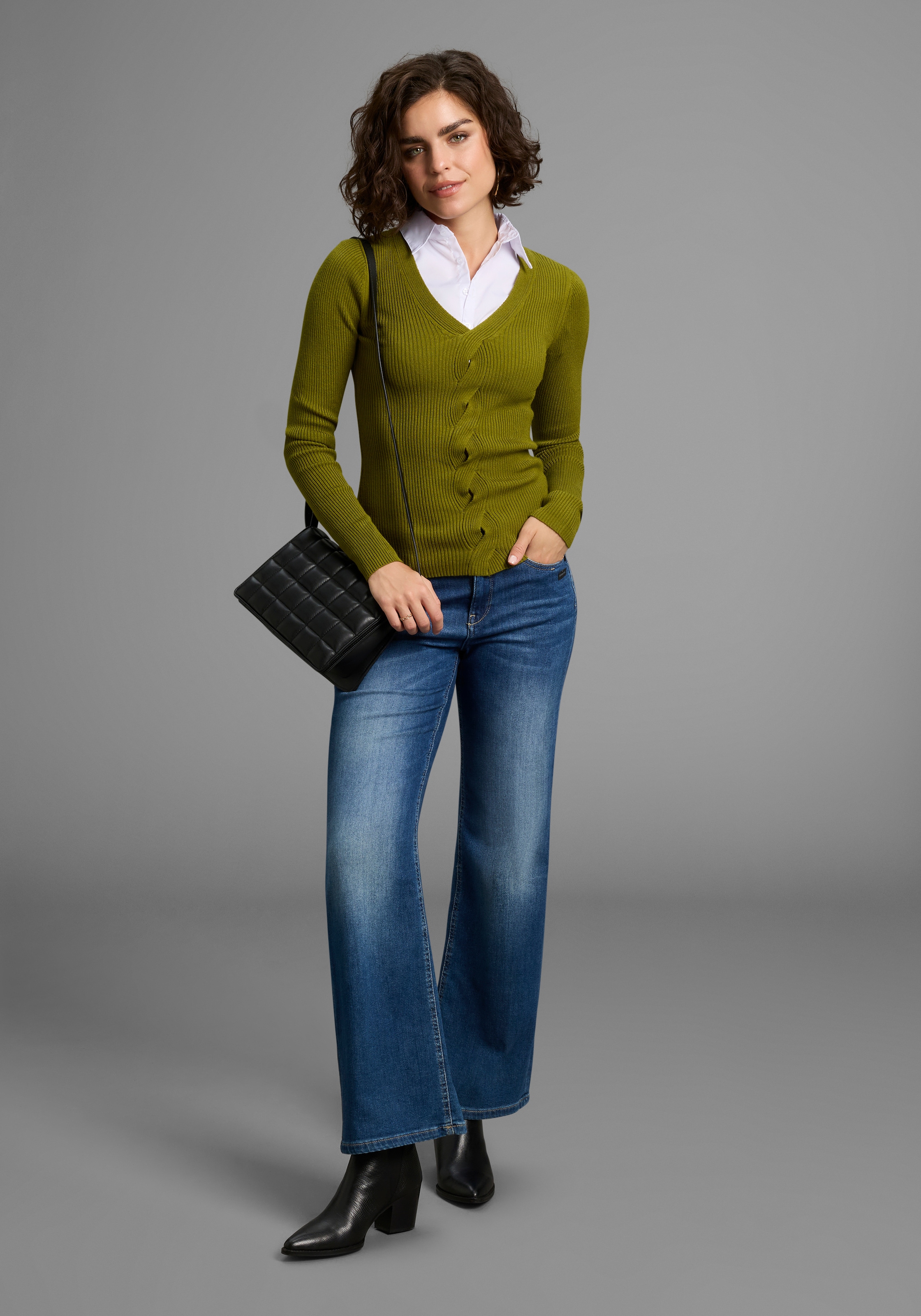 Laura Scott V-Ausschnitt-Pullover, mit spannendem Zopfmuster - NEUE KOLLEKTION