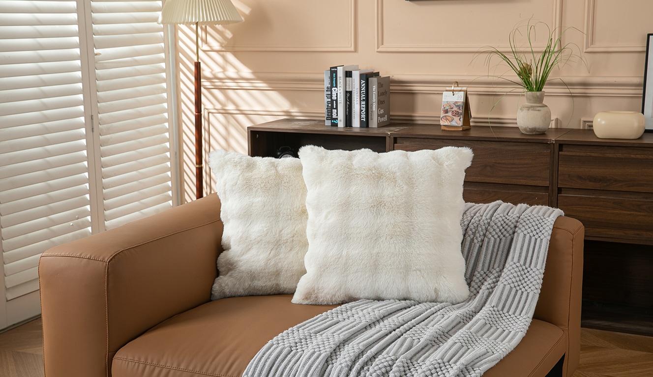 OTTO home Dekokissen »Briee Premium« Kissenhülle mit Fell-Optik, unifarben, hochwertig, extra weich