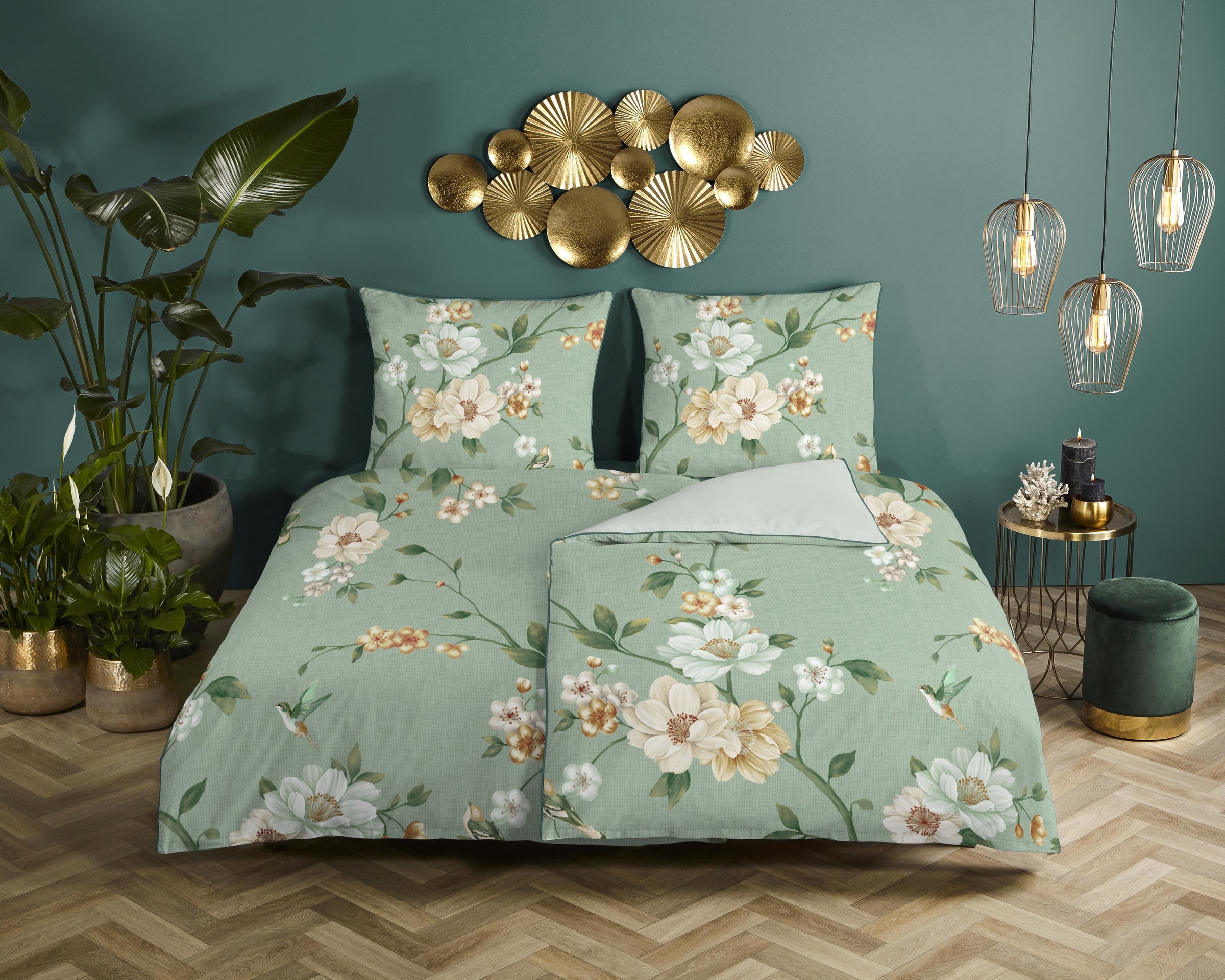 Descanso Wendebettwäsche »Sizena«, Satin, Reißverschluss, Paspel, Biese, Wendeoptik, Luxe, Blumen, grün