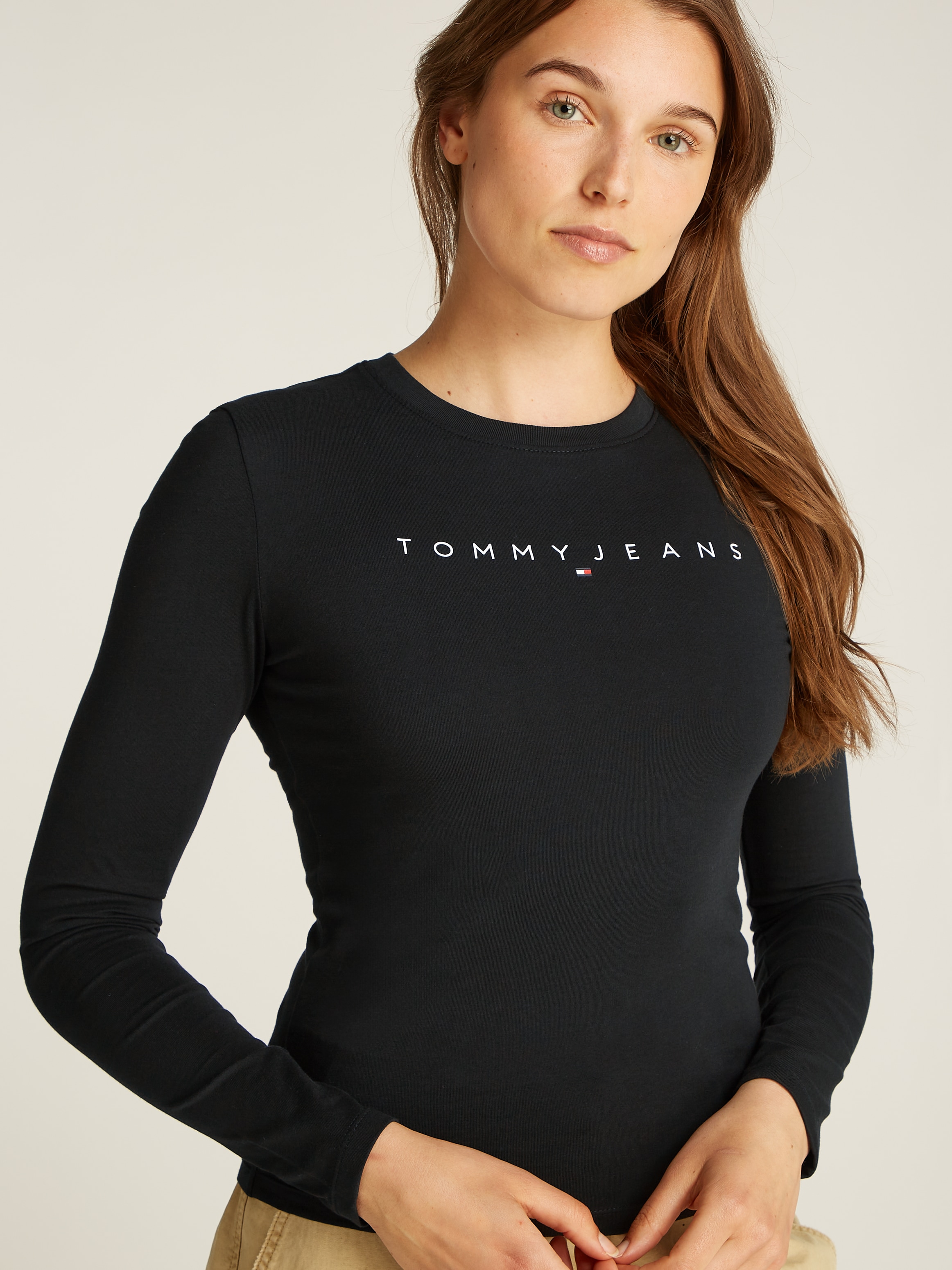 Tommy Jeans Curve Langarmshirt »TJW SLIM LINEAR TEE LS EXT«, Große Größen