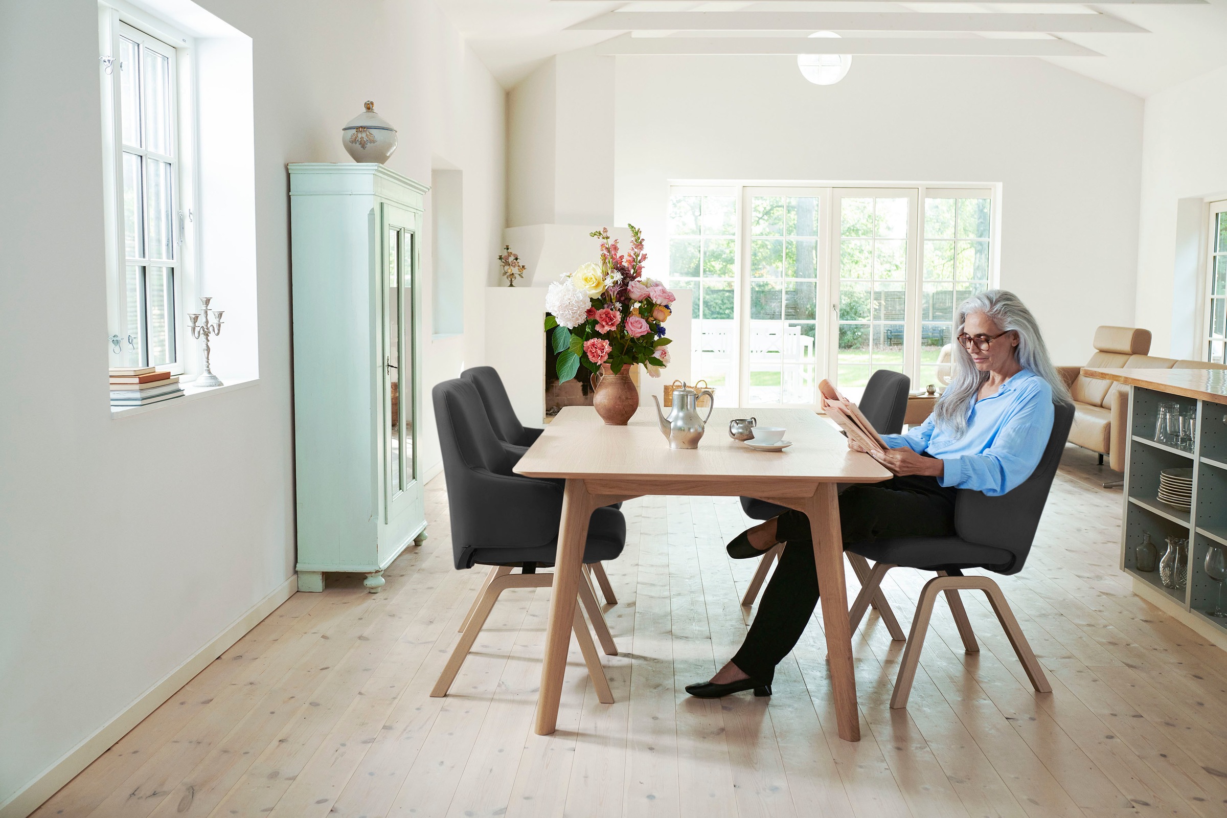 Stressless® Polsterstuhl »Laurel« () Low Back mit Armlehne, Größe L, mit schräggestellten Beinen in Eiche