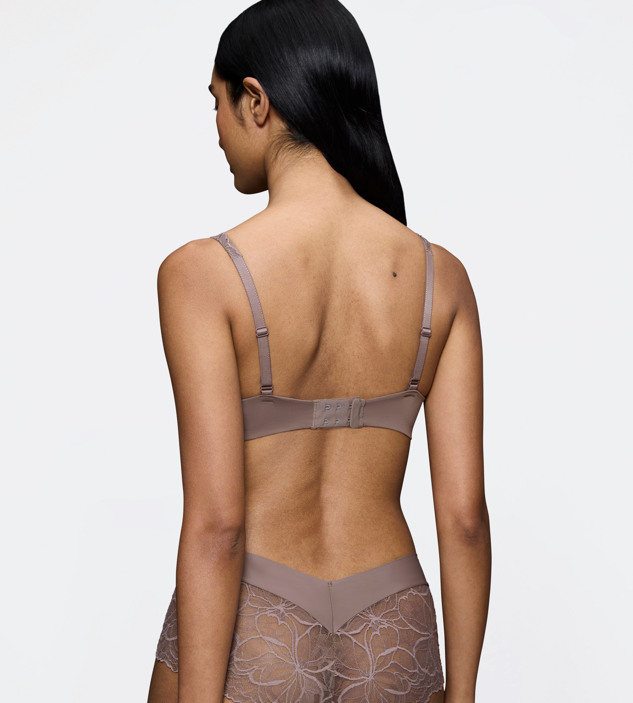 Triumph Balconette-BH »Body Make-Up Illusion Lace« Komfort Bügel, gepolstert, weiche Spitze