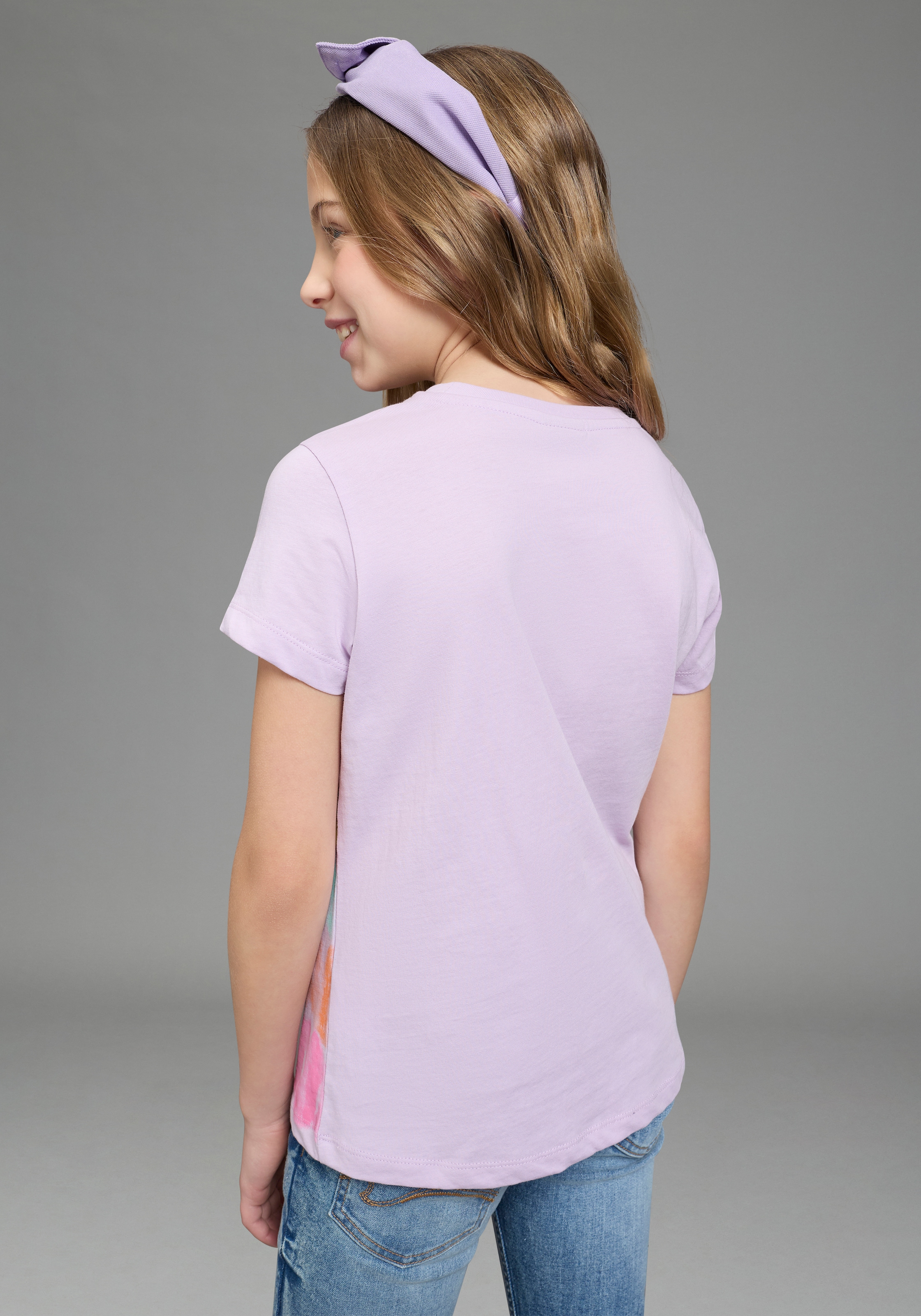 KIDSWORLD T-Shirt »Shirt mit Regenbogen-Print« Kurzarm,  hüftlang geschnitten,  bedruckt,  Rundhals-Ausschnitt