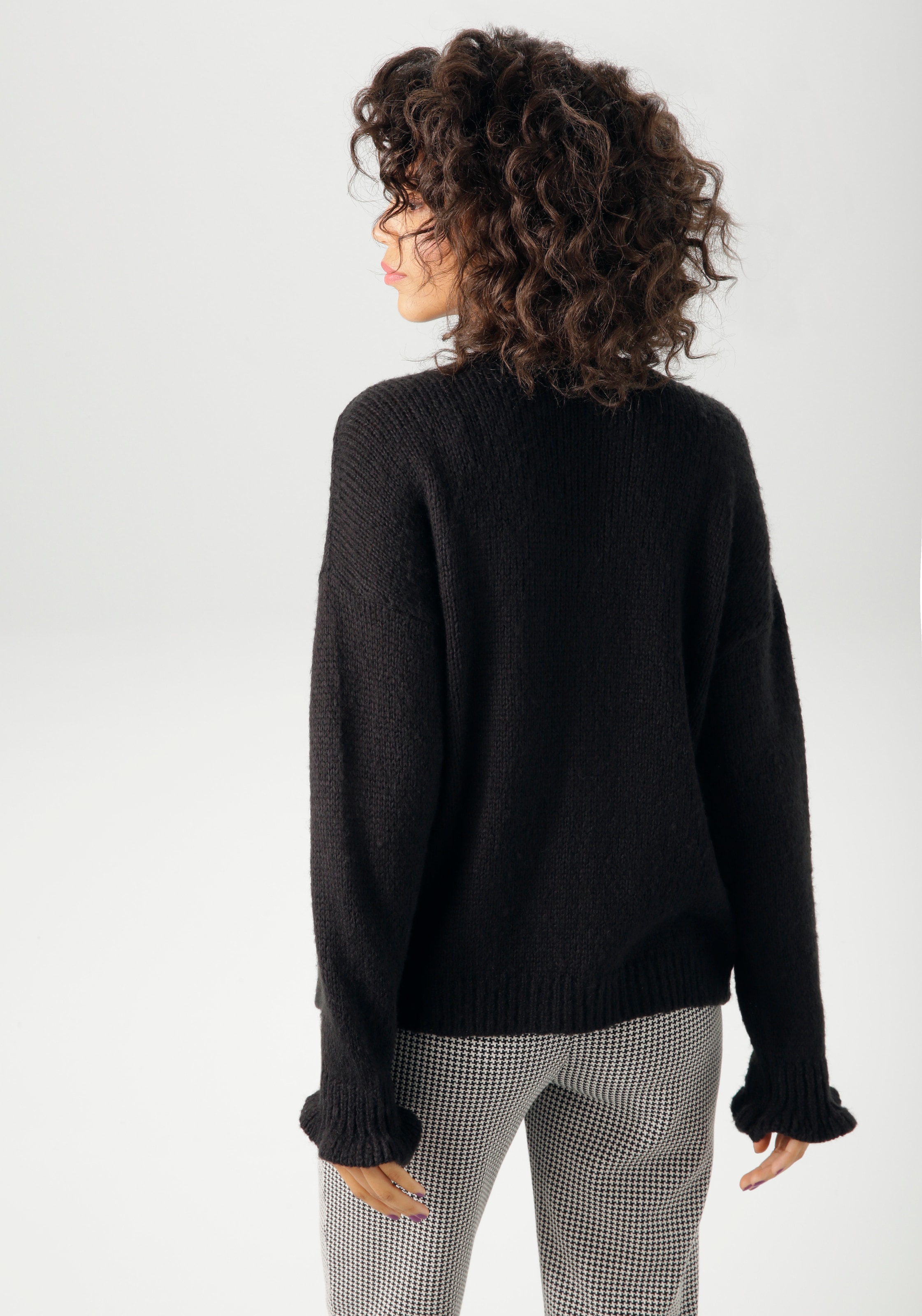 Aniston CASUAL Strickjacke, mit trendigen Bindebändern zu schließen - NEUE KOLLEKTION