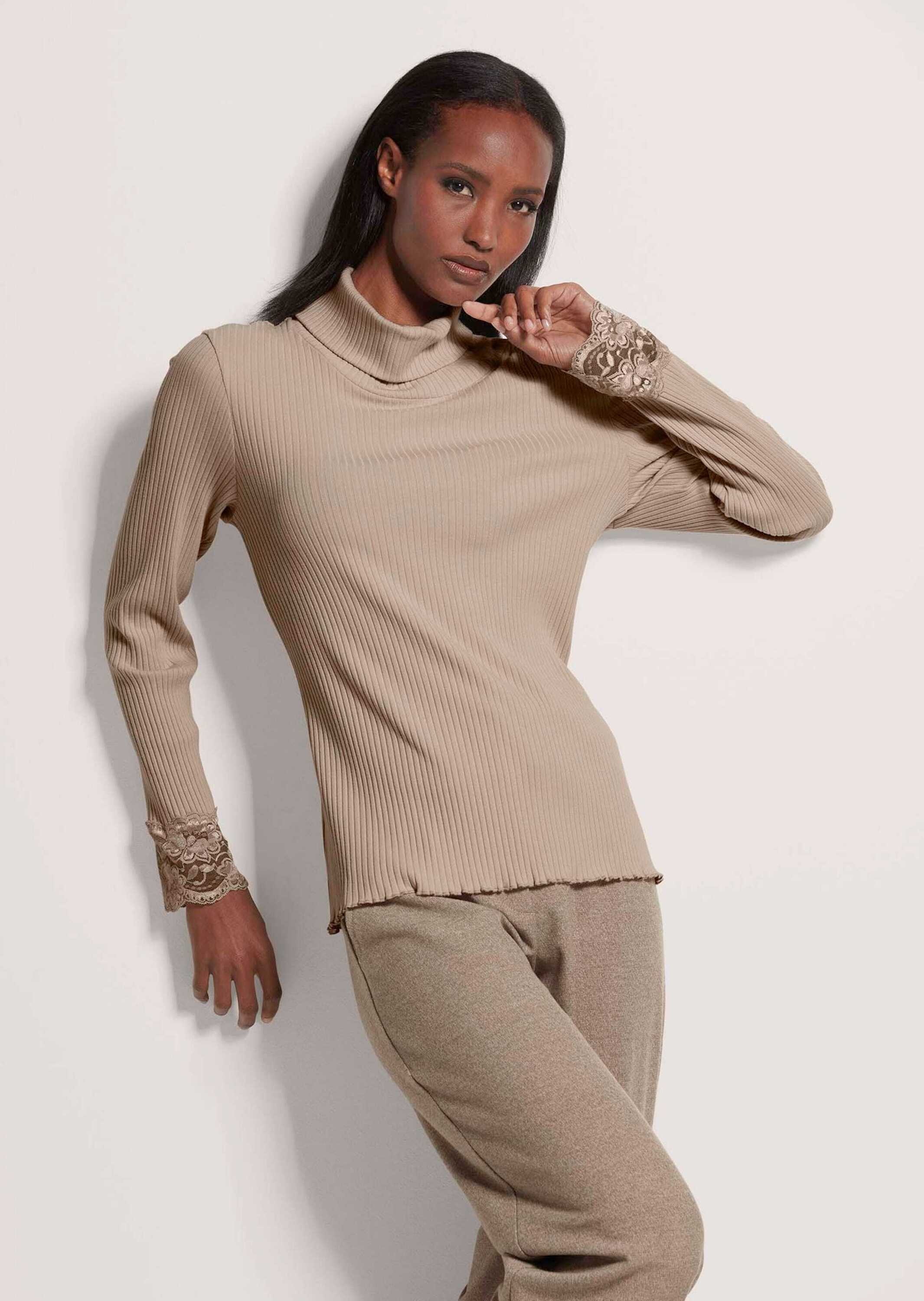 MADELEINE Langarmshirt »Shirt Rollkragen-Shirt mit Spitze«