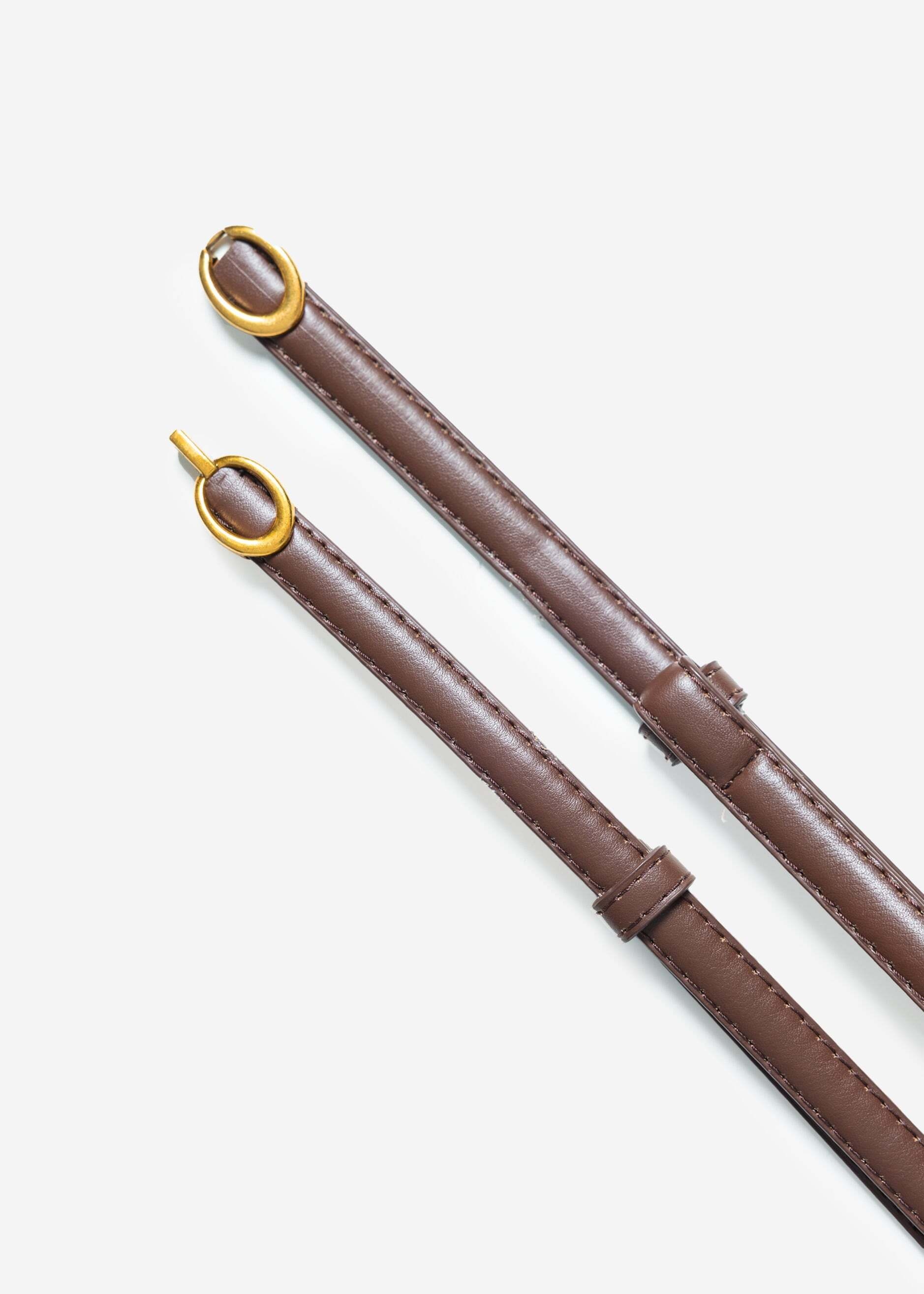 SASSYCLASSY Synthetikgürtel »Verstellbarer Gürtel« Stylischer Kunsledergürtel mit goldener Schnalle Dunkelbraun