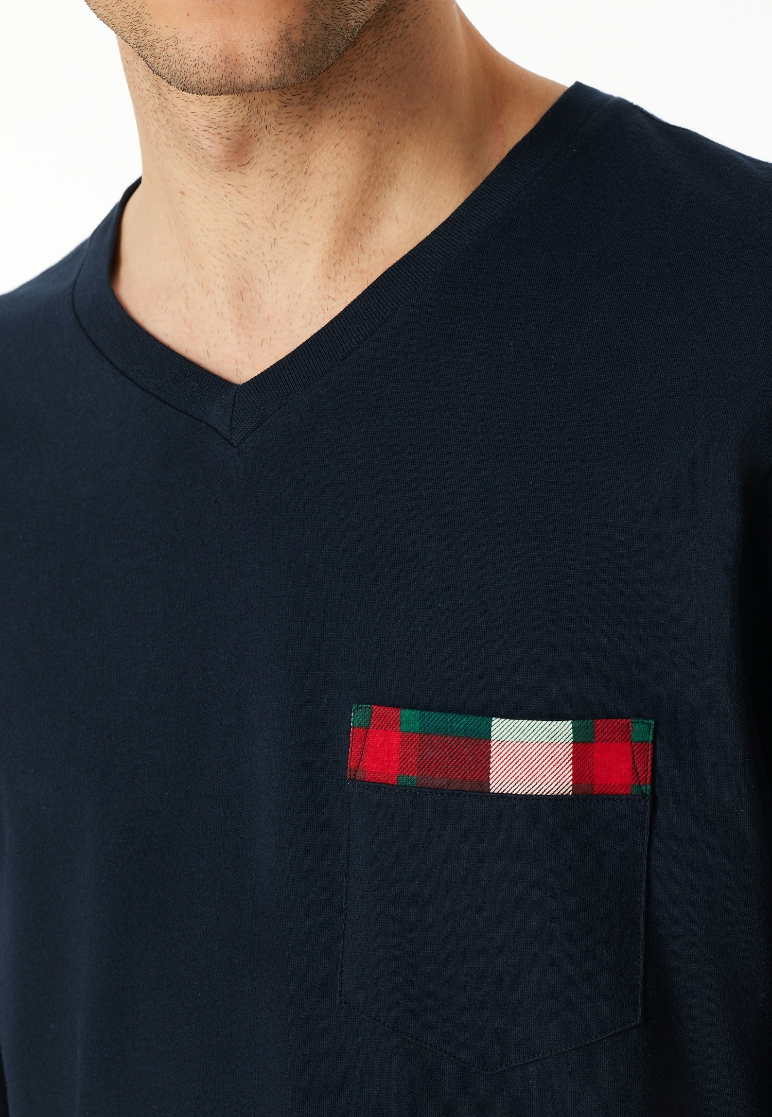 Schiesser Schlafanzug »Family« 2 tlg. V-Ausschnitt, Brusttasche, Langarm, Hose kariert