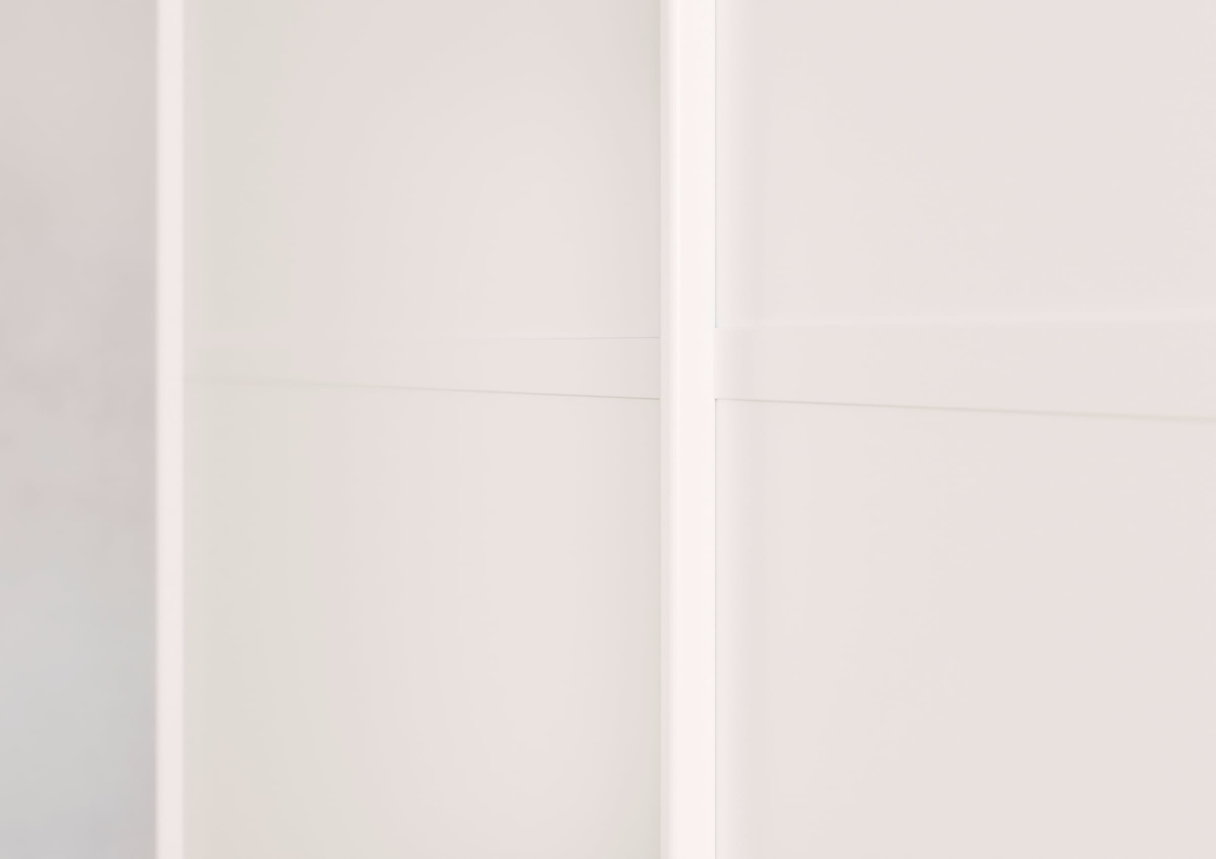 rauch Kleiderschrank »Schwebetürenschrank OTTO´s Choice Garderobe Schrank TOP ANGEBOT Avola«, (in 3 verschiedenen Ausstattungen BASIC/CLASSIC/PREMIUM), mit eleganten Zierleisten in Chrom, Schwarz oder Weiß MADE IN GERMANY