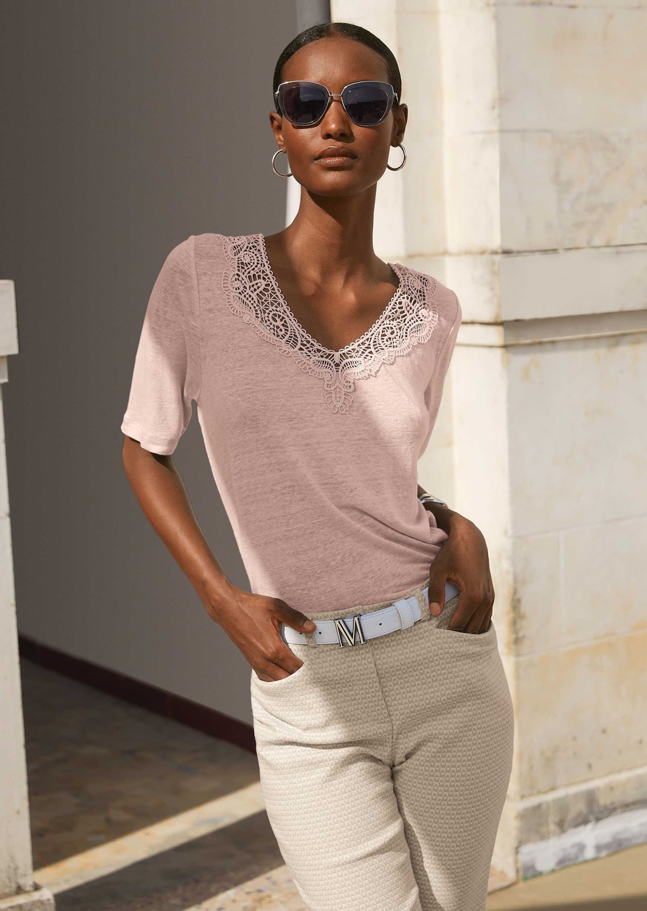 MADELEINE Kurzarmshirt »Shirt Kurzarm-Shirt aus Leinen mit feinem Spitzen-Akzent«