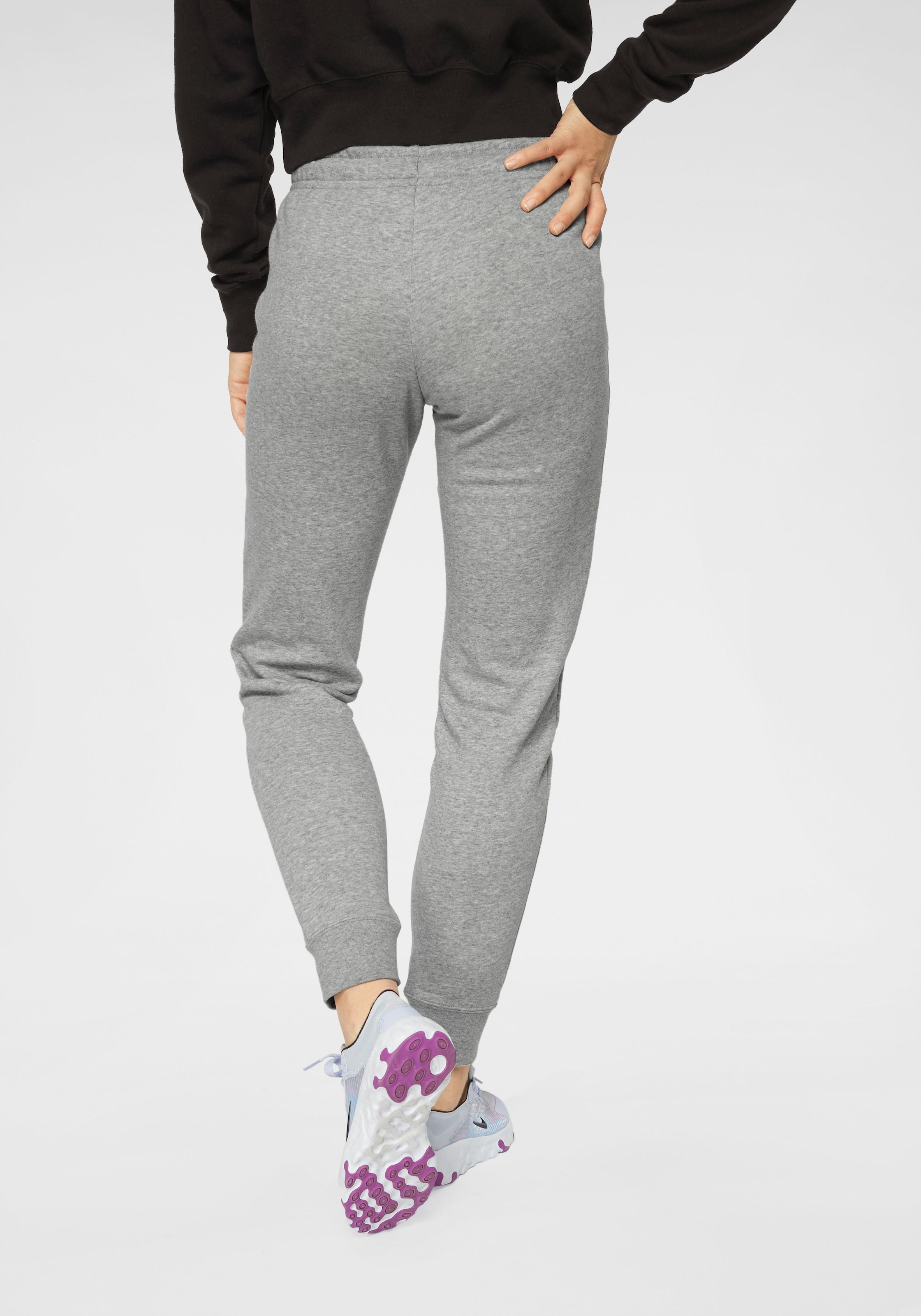 Nike Sportswear Jogginghose »ESSENTIAL WOMENS MID-RISE FLEECE PANT«