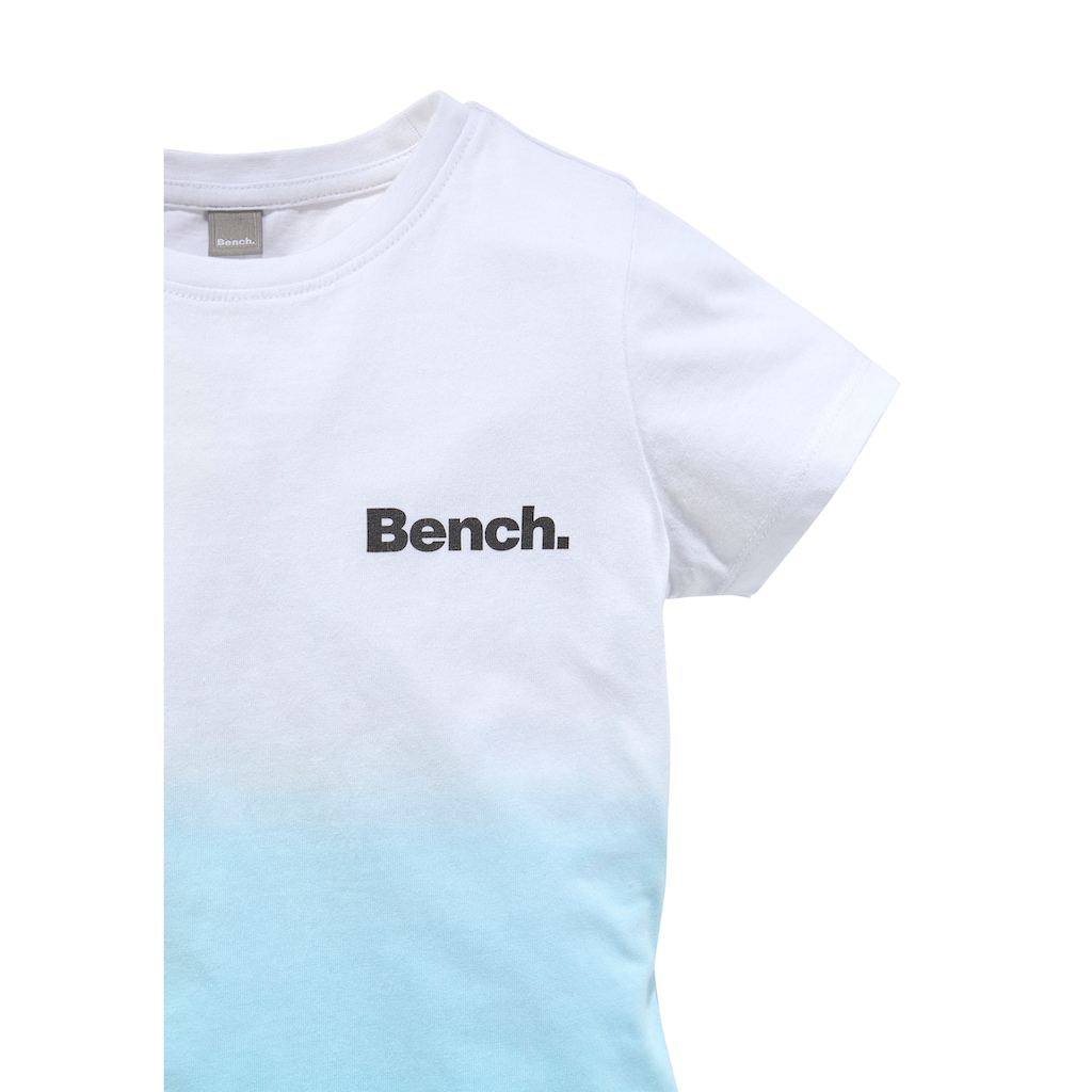 Bench. T-Shirt, mit modischem Farbverlauf und Rückendruck
