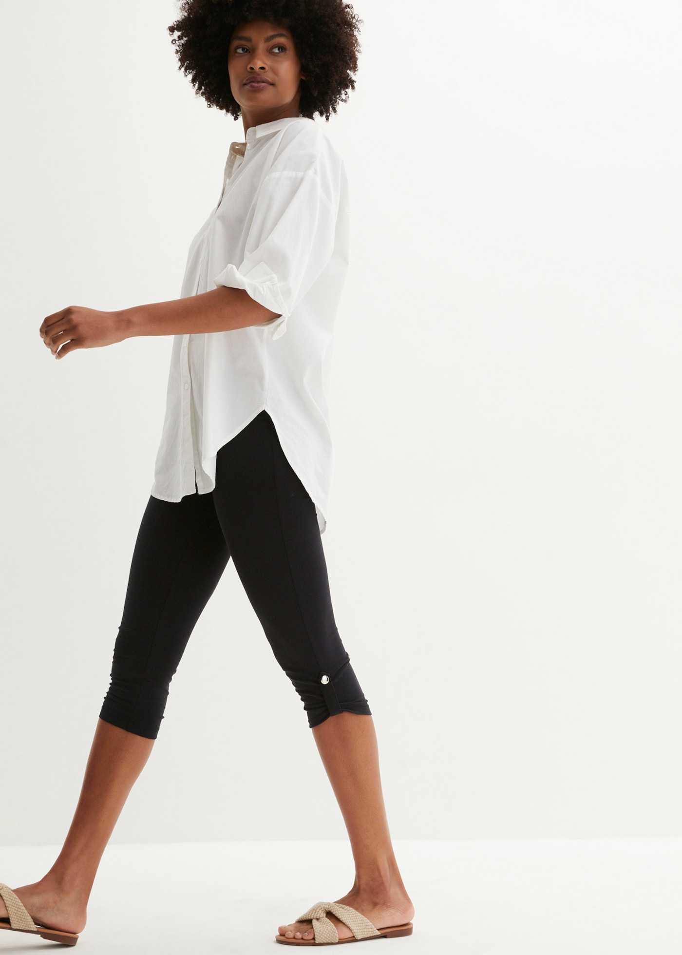 bonprix Caprileggings  Skinny Fit, mit seitlichem Knopf-Detail, aus Baumwollmaterial