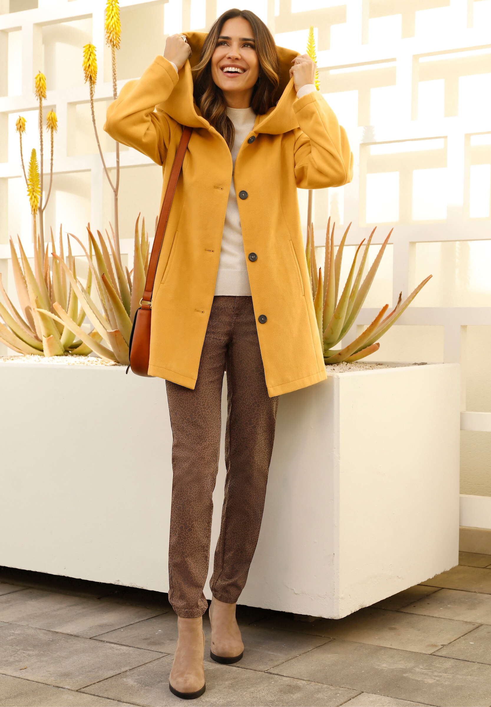 Sieh an! Allwetterjacke »Longjacke Jacke mit großer Kapuze« mit Kapuze