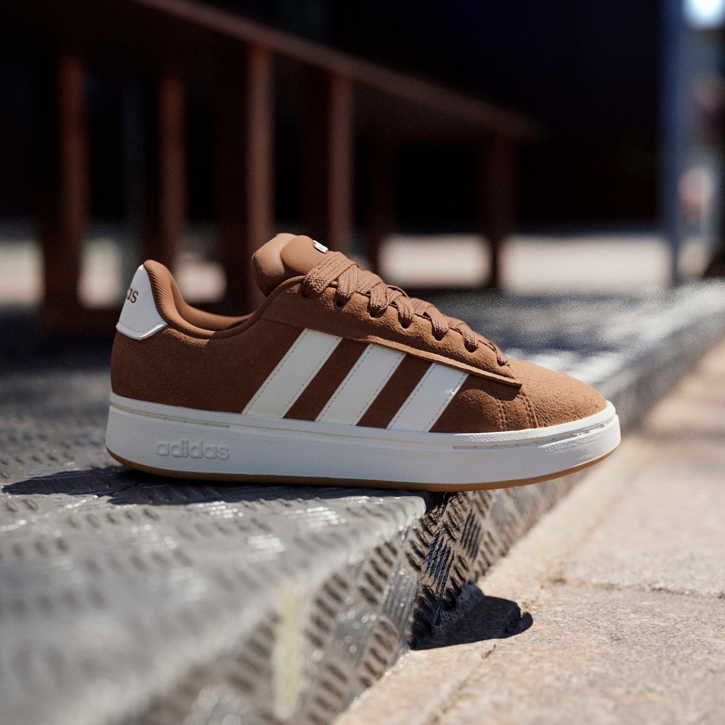 adidas Sportswear Sneaker »GRAND COURT ALPHA«  inspiriert vom Design des adidas campus 00