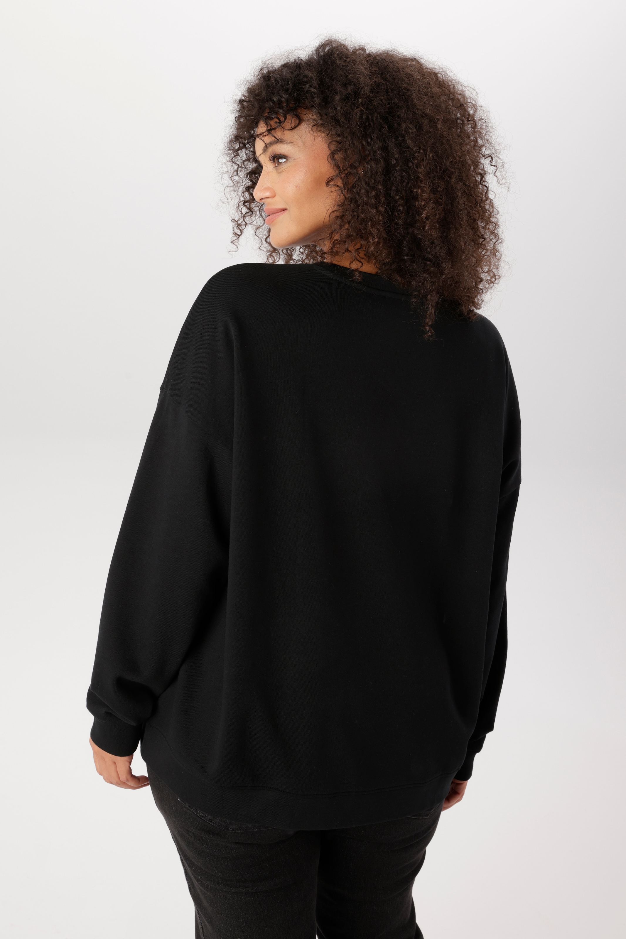 Aniston PLUS Sweatshirt , mit süßer Applikation - NEUE KOLLEKTION

