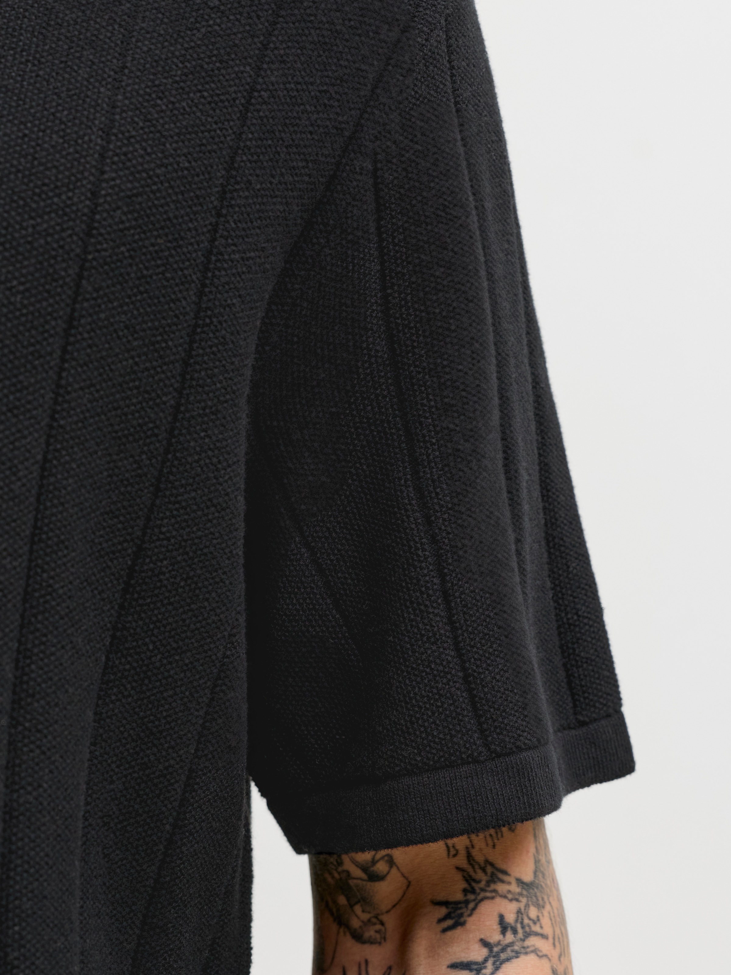 Jack & Jones Kurzarmpullover »JJEBRADLEY KNIT TEE SS LN« Baumwolle, mit vertikaler Rippstruktur