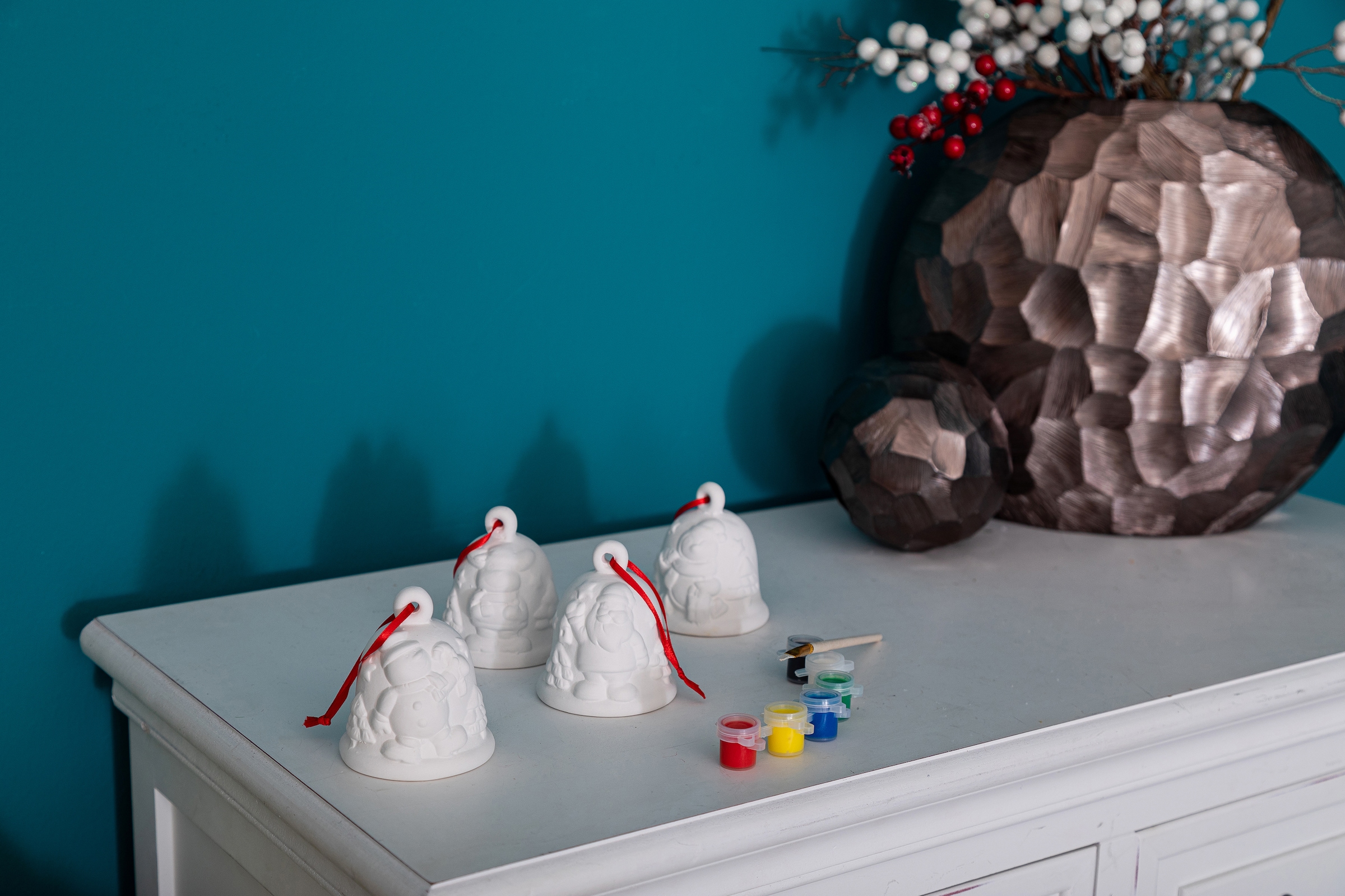 Myflair Möbel & Accessoires Baumbehang »Weihnachtsdeko«, (Set), Glocke, zum Bemalen, inkl. 6 Farben und Pinsel