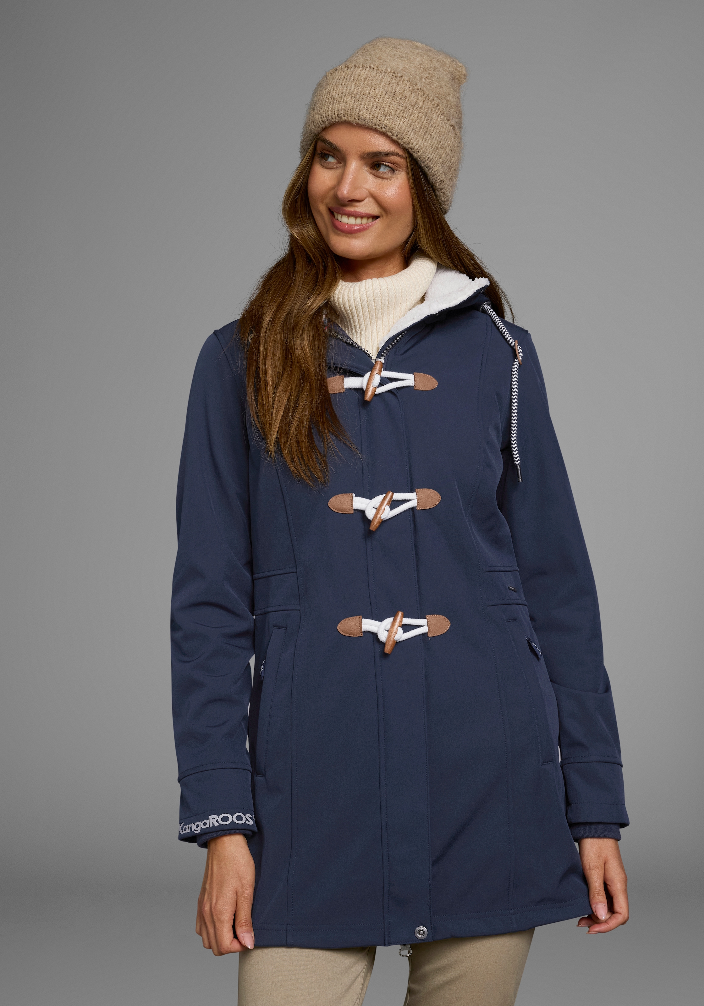 KangaROOS Softshelljacke, mit Kapuze, figurbetonte Passform, normaler Schnitt, mit abnehmbarer Kapuze