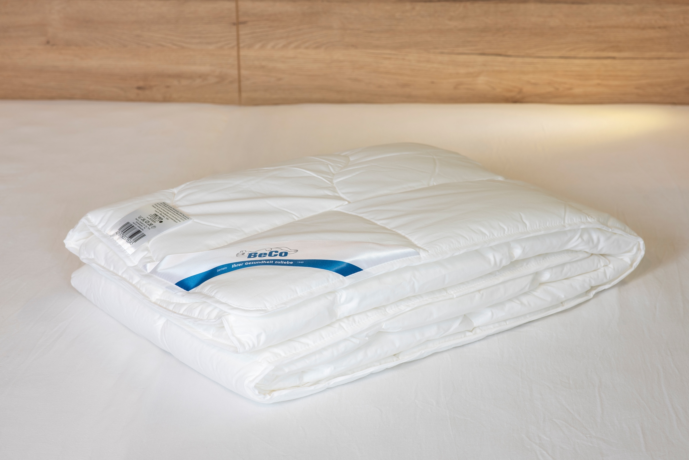 Beco Microfaserbettdecke »BeCo Medibett MF50 Made in Green 135x200 cm und weitere Größen«, leicht, Füllung Klimafaser, Bezug Microfaser-Feinbatist, (1 St.), Made in EU, allergiker geeignet (Hausstauballergiker)