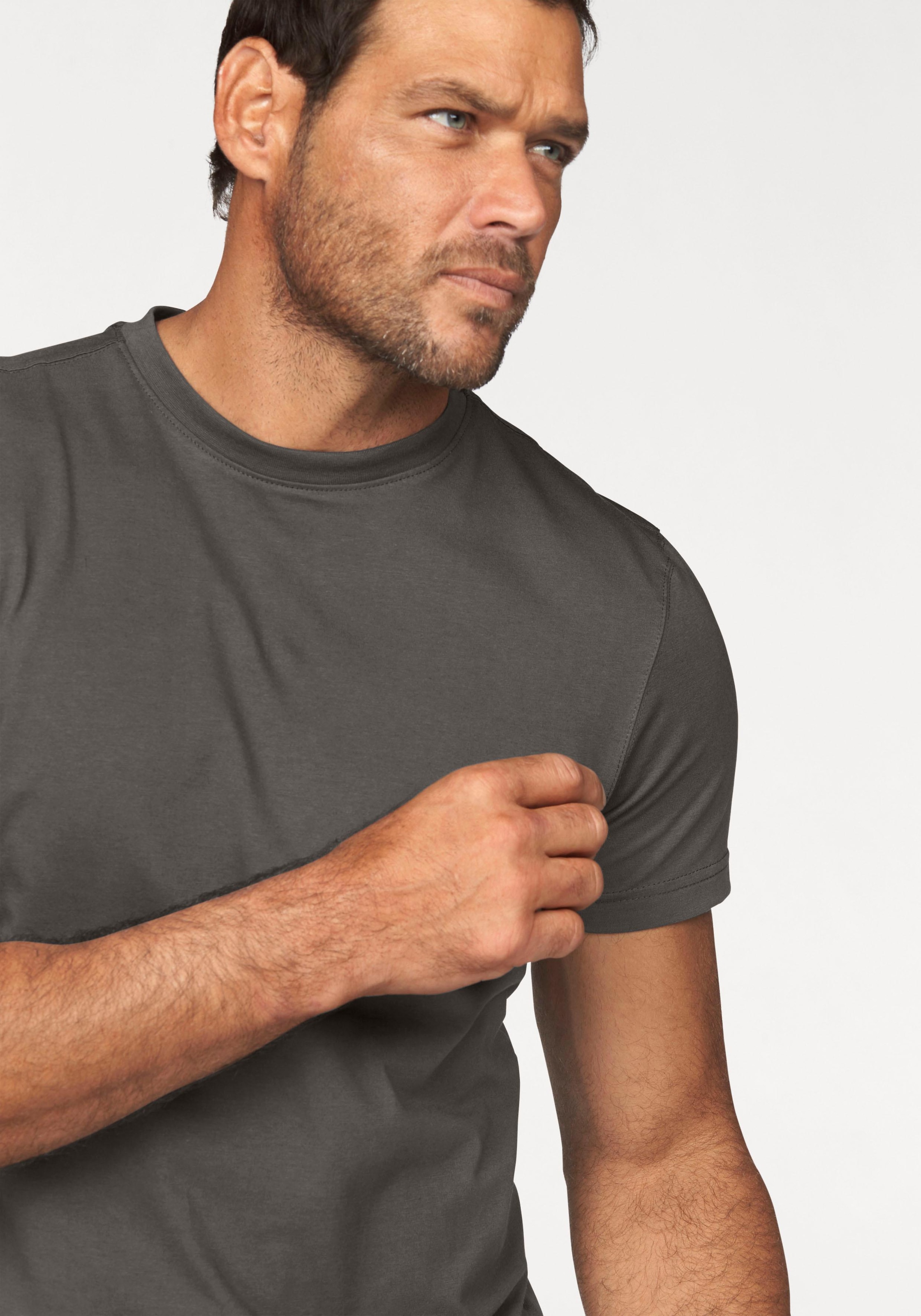 Man's World T-Shirt »neue Farben!«, (3er-Pack), Kurzarm, unifarben, Rundhals, aus Baumwolle