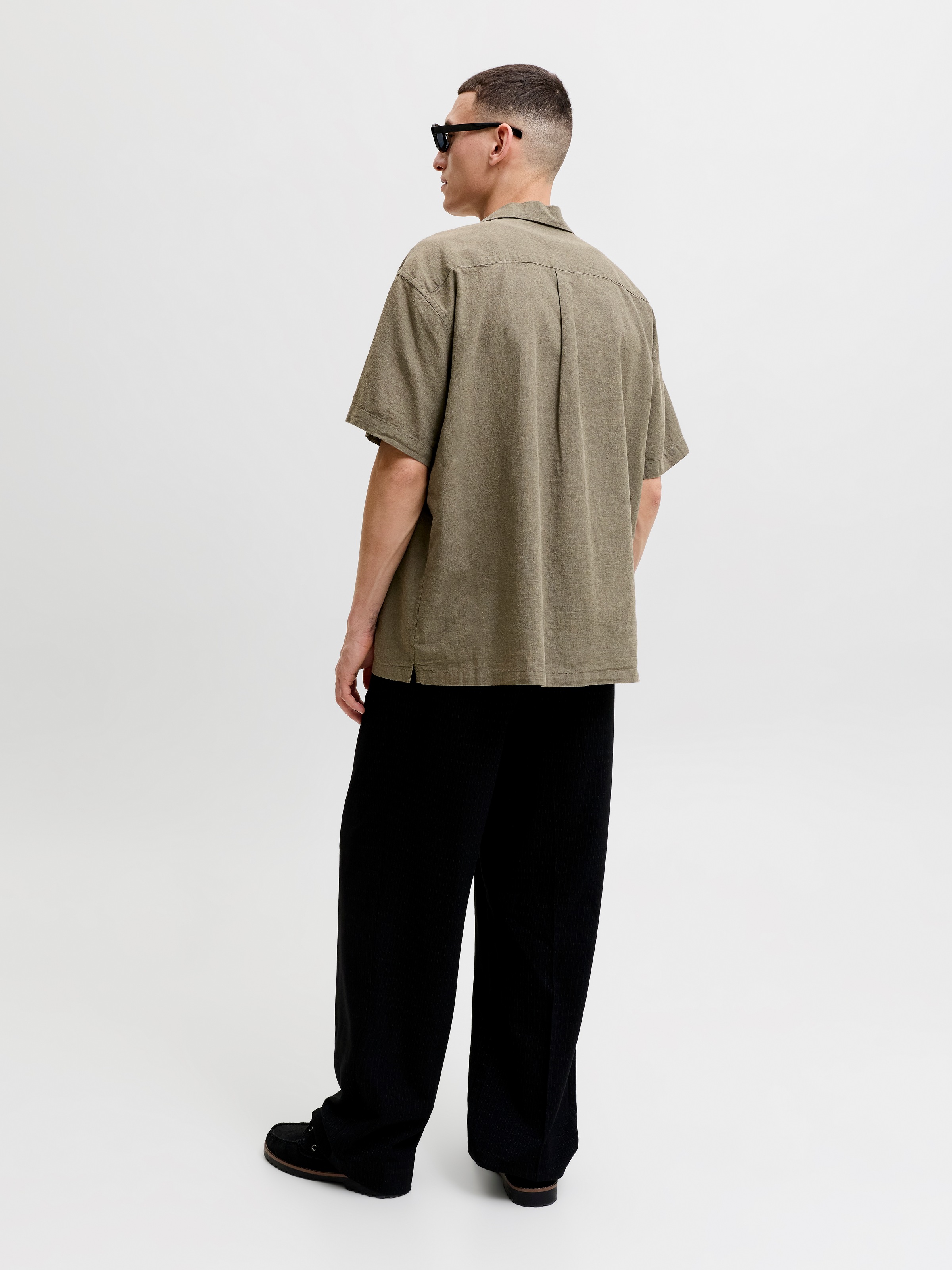 Jack & Jones Kurzarmhemd »JJESUMMER LINEN BLEND RESORT SHIRT SS SN« Baumwollmischung, relaxed fit