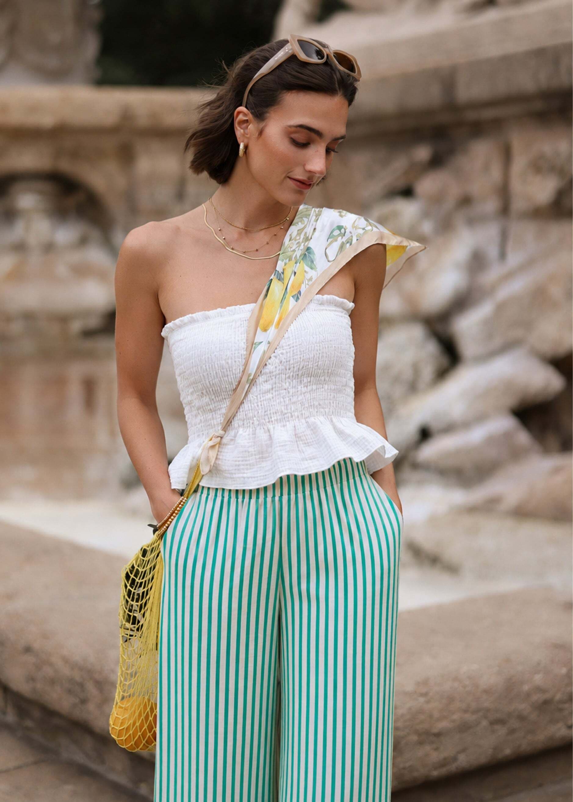 SASSYCLASSY T-Shirt »Gesmoktes Musselin Bandeau Top« Ärmelloses Top mit elastischer Passform und verspielten Volants